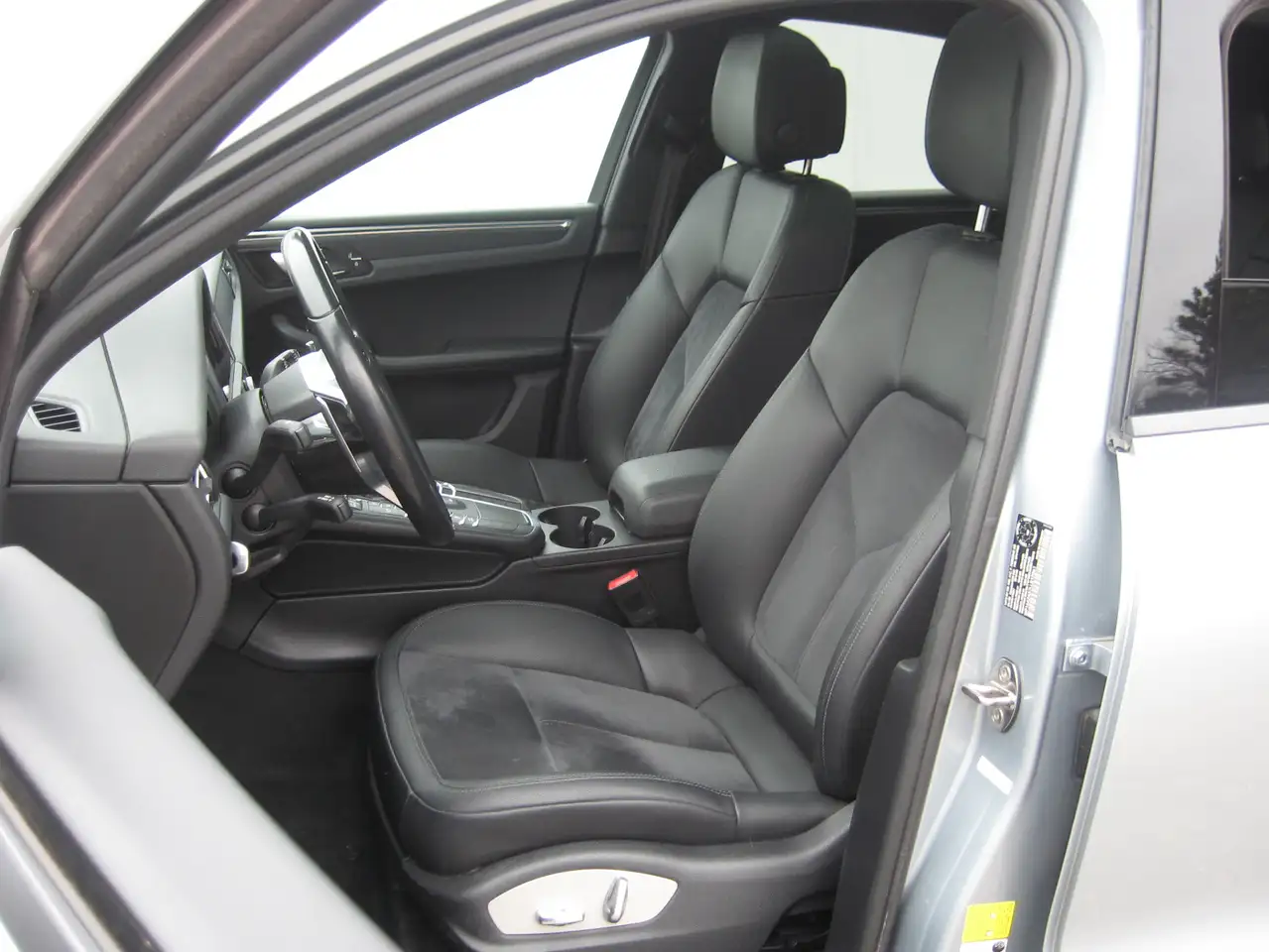 Porsche Macan снимка Porsche Macan