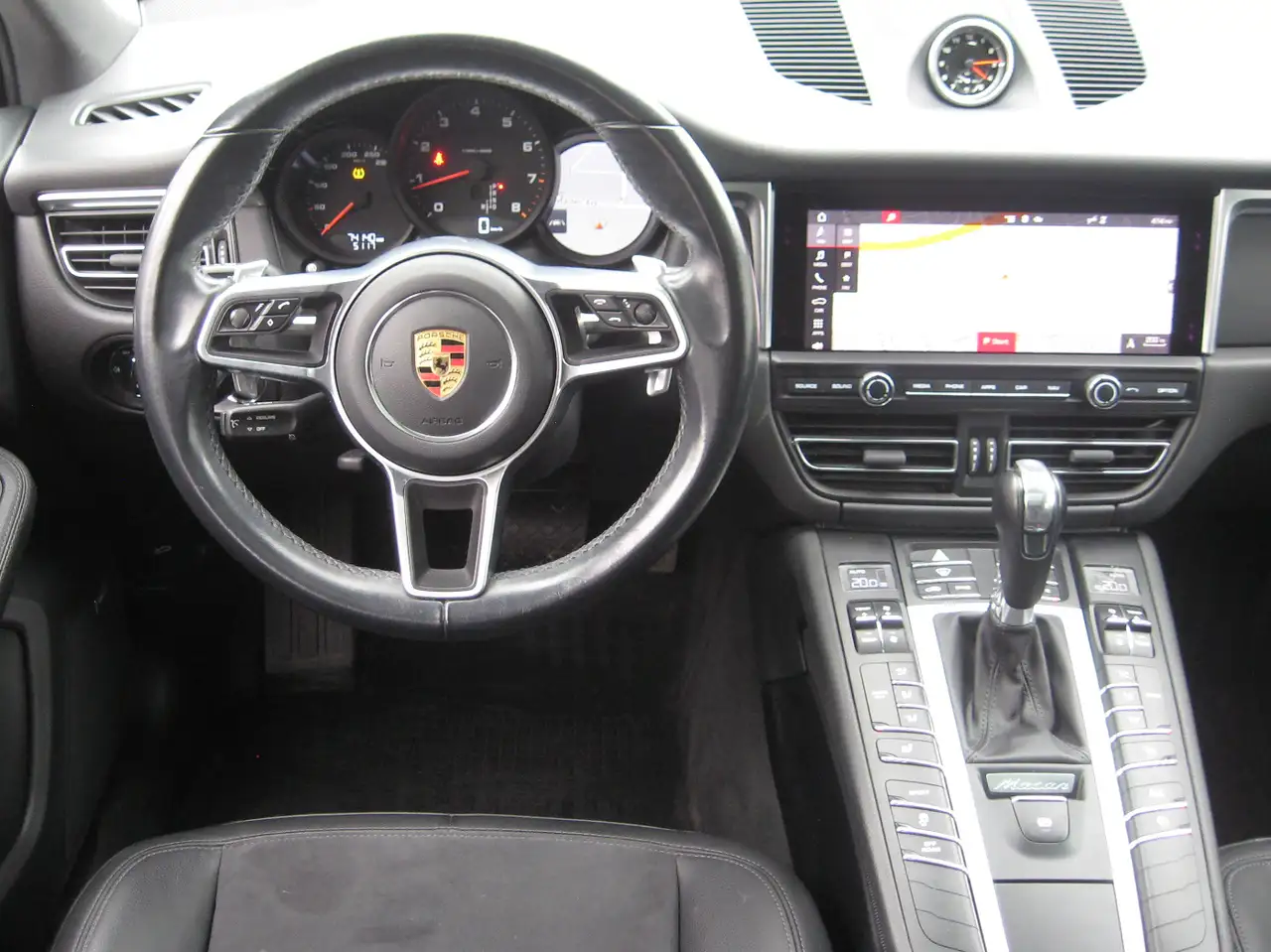 Porsche Macan снимка Porsche Macan