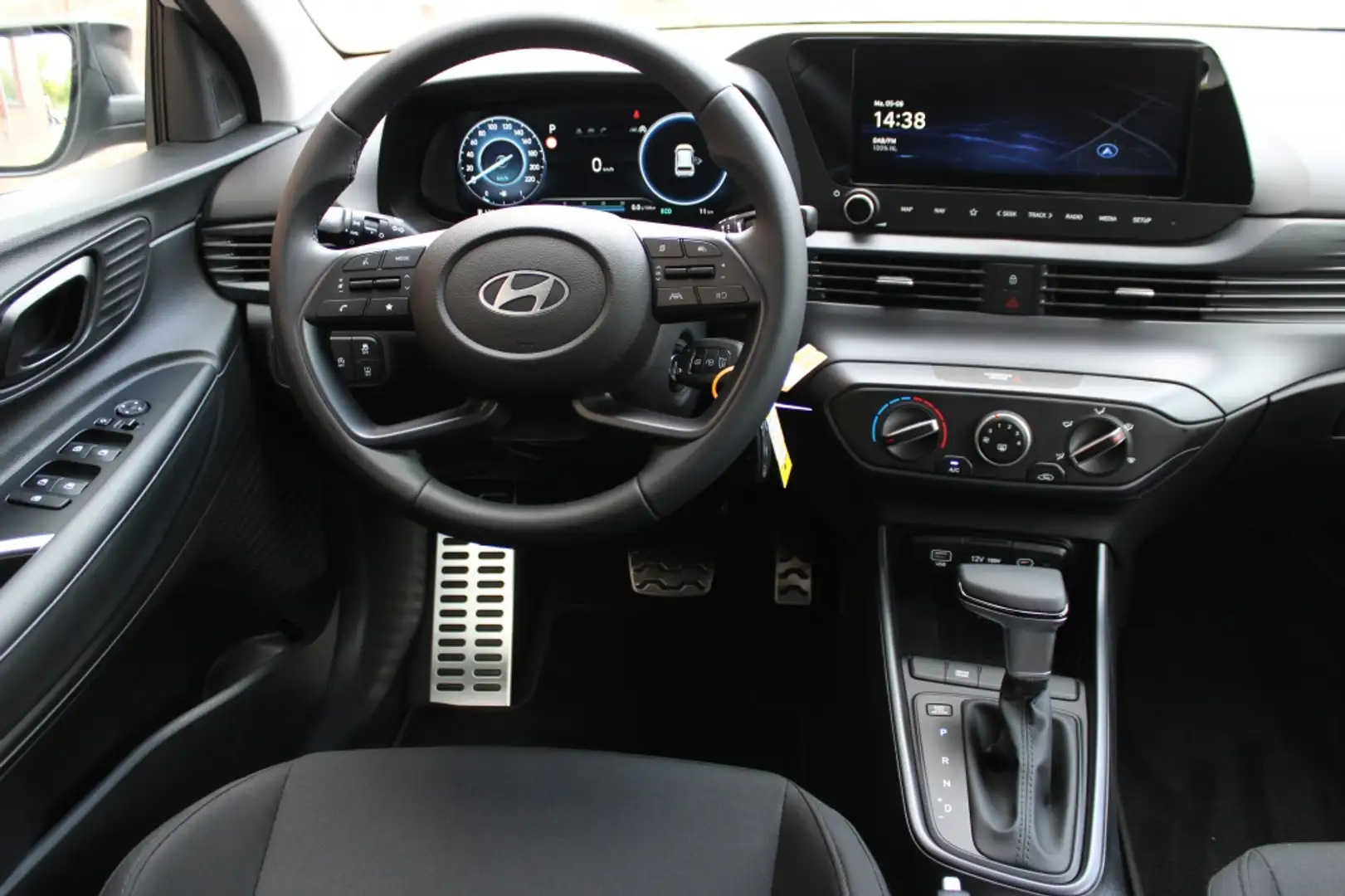 Hyundai BAYON 1.0 T-GDI Comfort Automaat | Navi | Camera | Licht Grijs - 2
