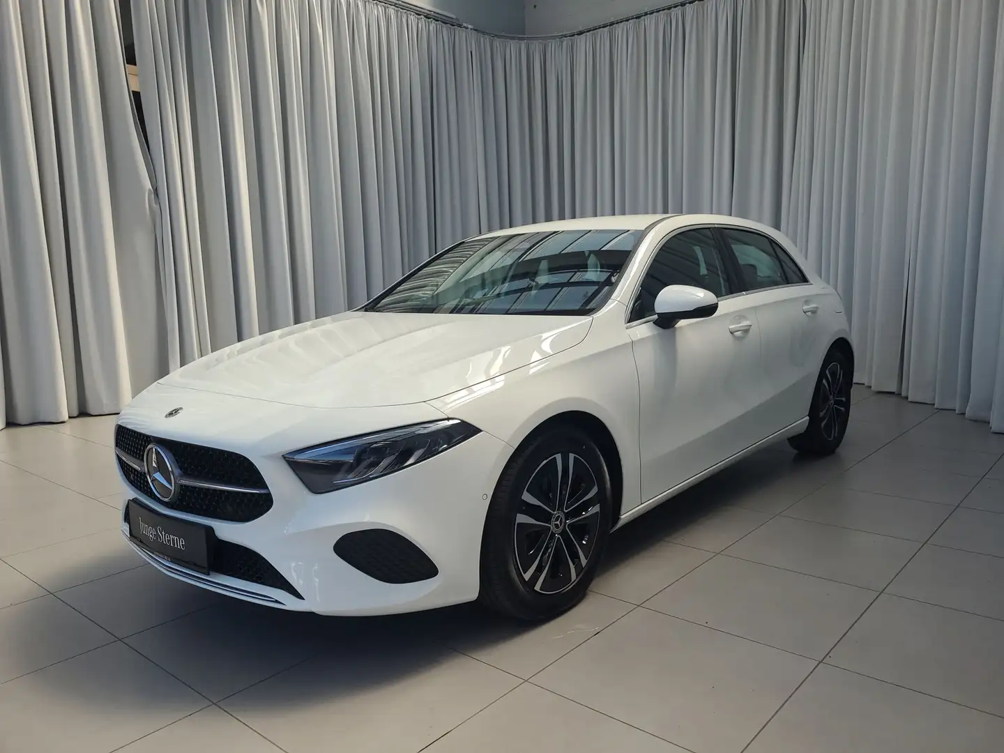 Mercedes-Benz A 180 Kompaktlimousine Progressive Winterp. Weiß - 2