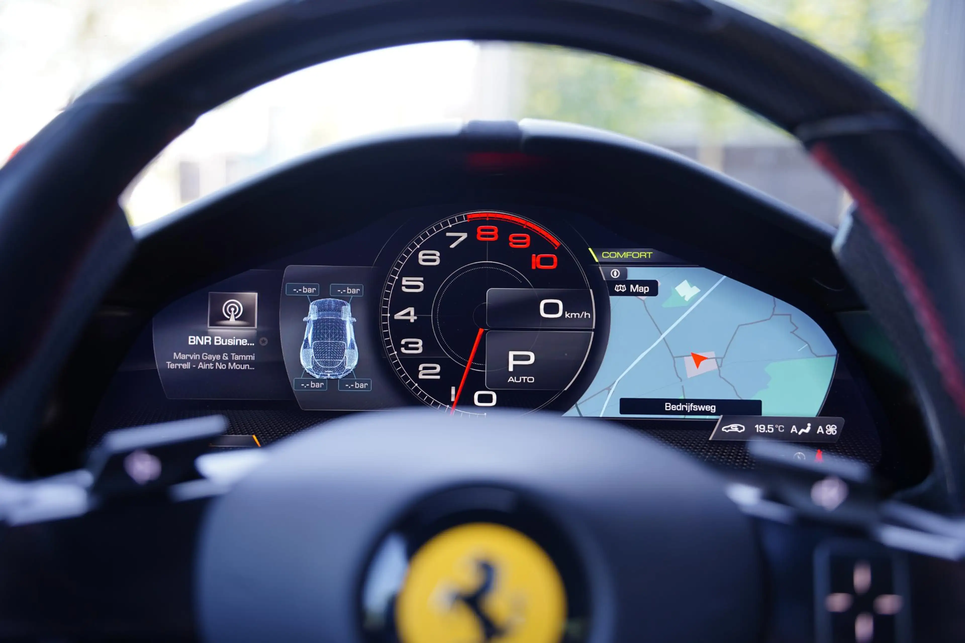 Ferrari Roma 3.9 V8 HELE / Passenger Display / Carbon / Apple C — photo 10