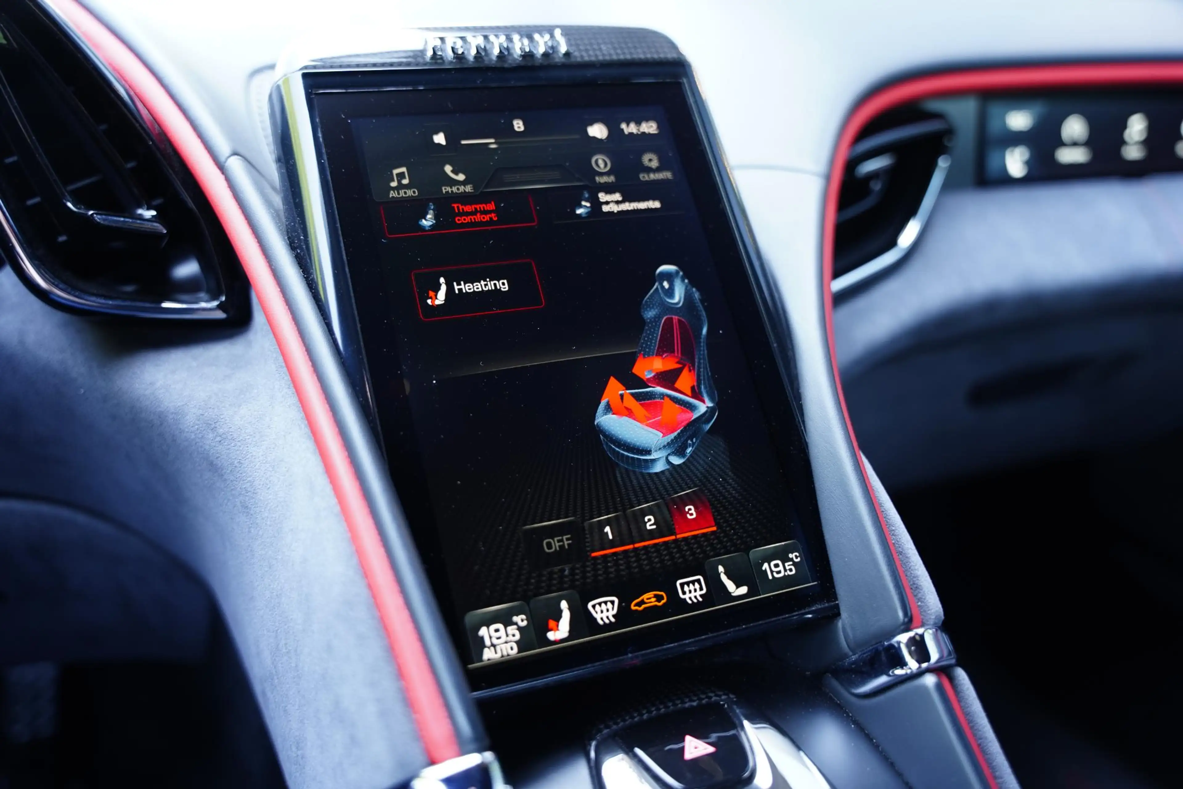 Ferrari Roma 3.9 V8 HELE / Passenger Display / Carbon / Apple C — photo 13