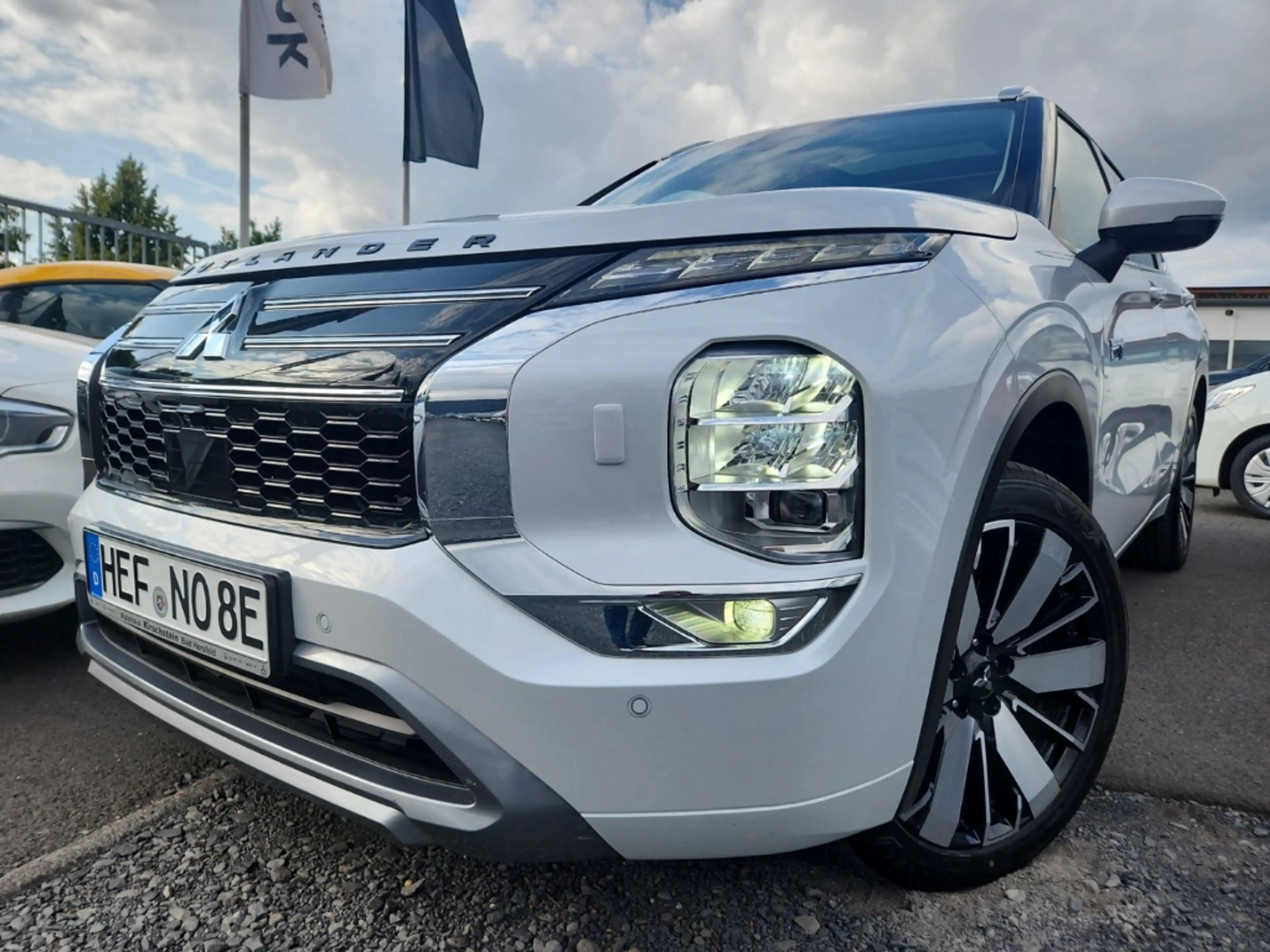 Mitsubishi Outlander Top 4WD Pano Leder Yamaha — photo 5