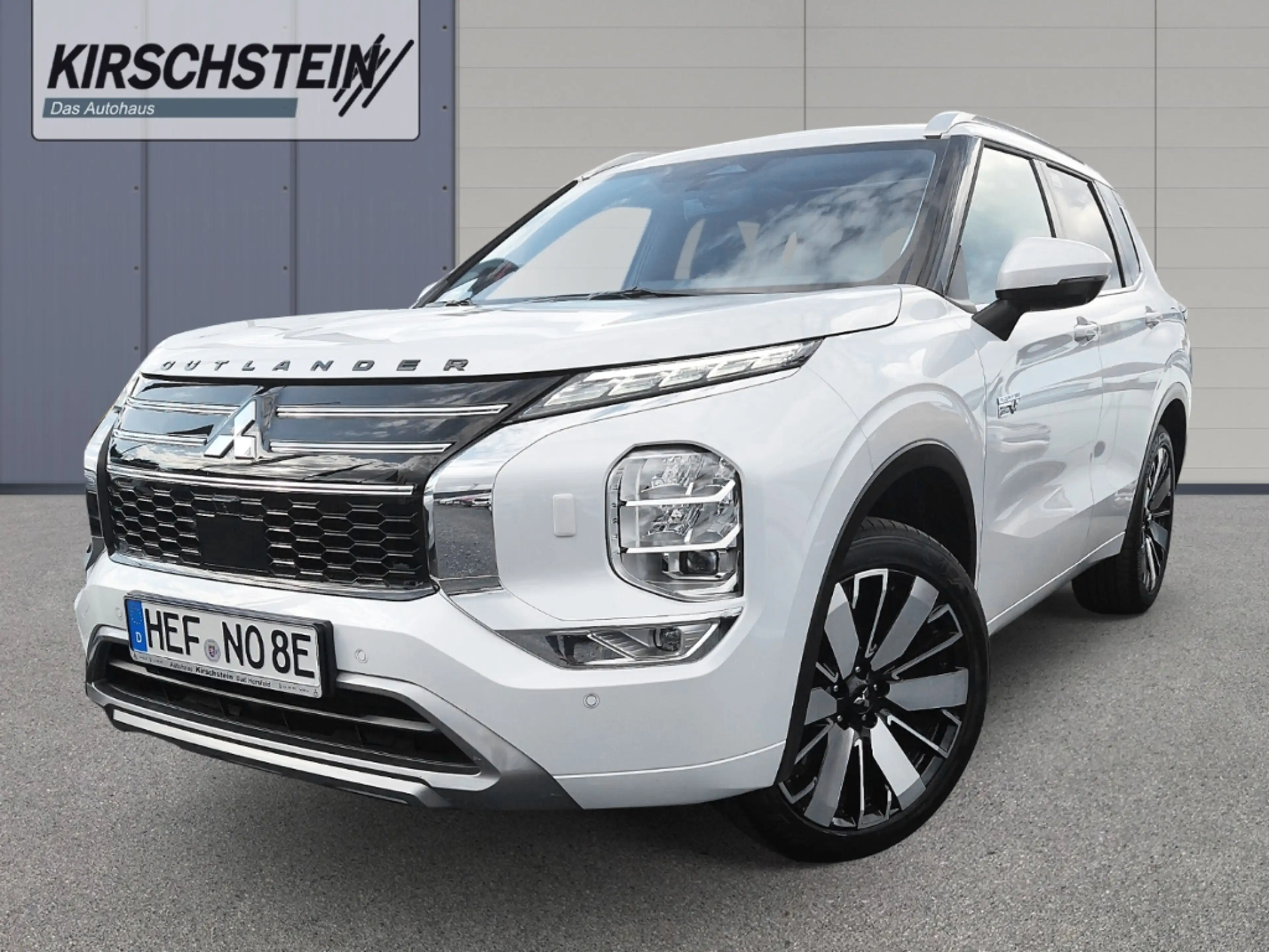 Mitsubishi Outlander Top 4WD Pano Leder Yamaha