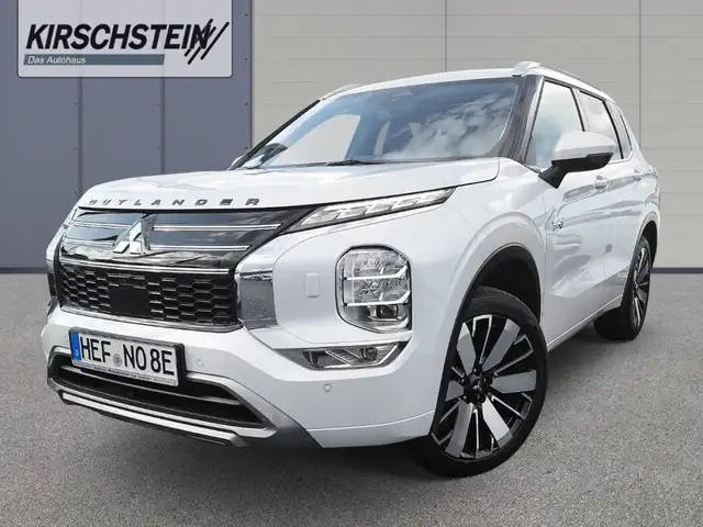 Mitsubishi Outlander Top 4WD Pano Leder Yamaha