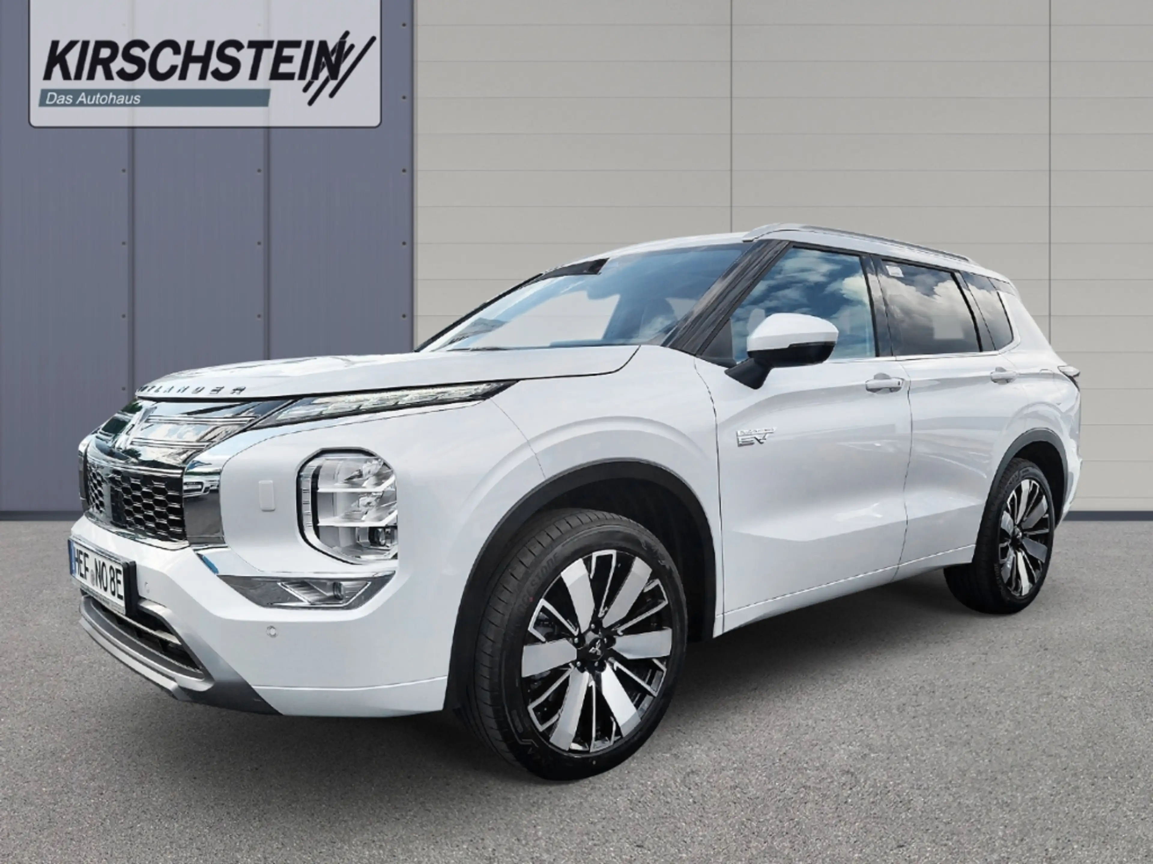 Mitsubishi Outlander Top 4WD Pano Leder Yamaha — photo 2