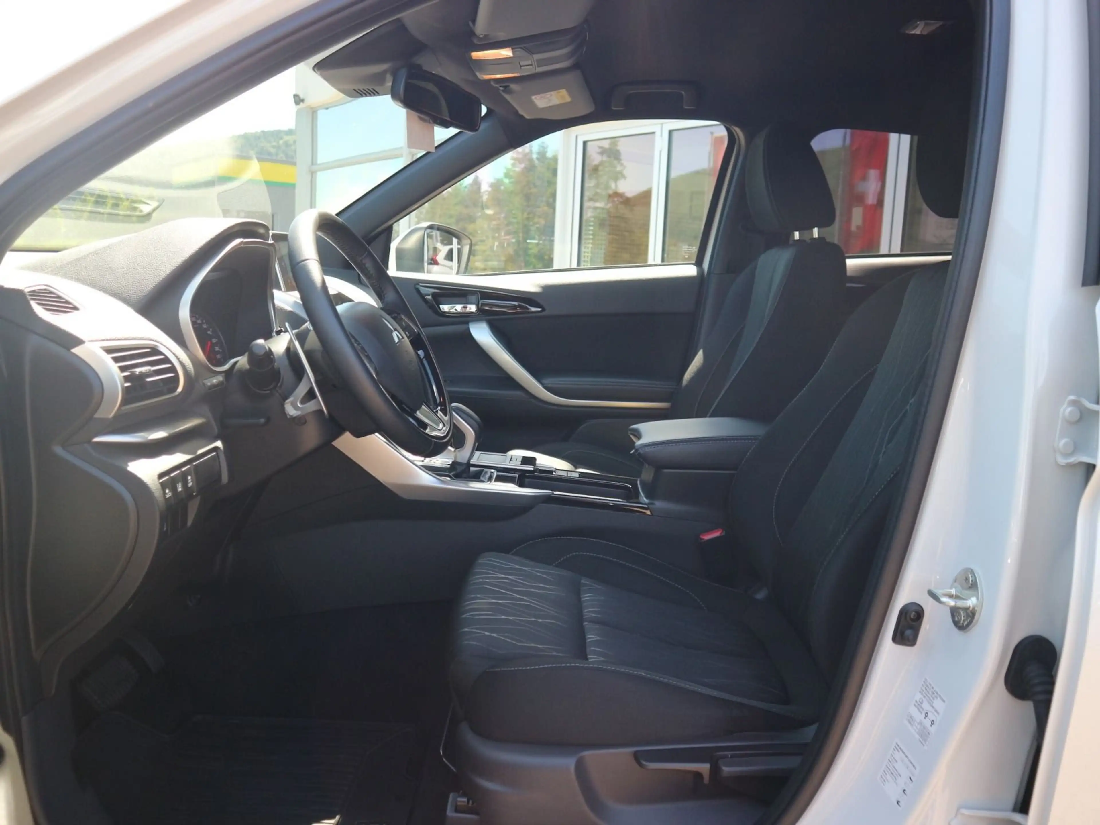 Mitsubishi Eclipse Cross 2.2 DI-D 4WD Active+ 360° LED AHK — photo 8
