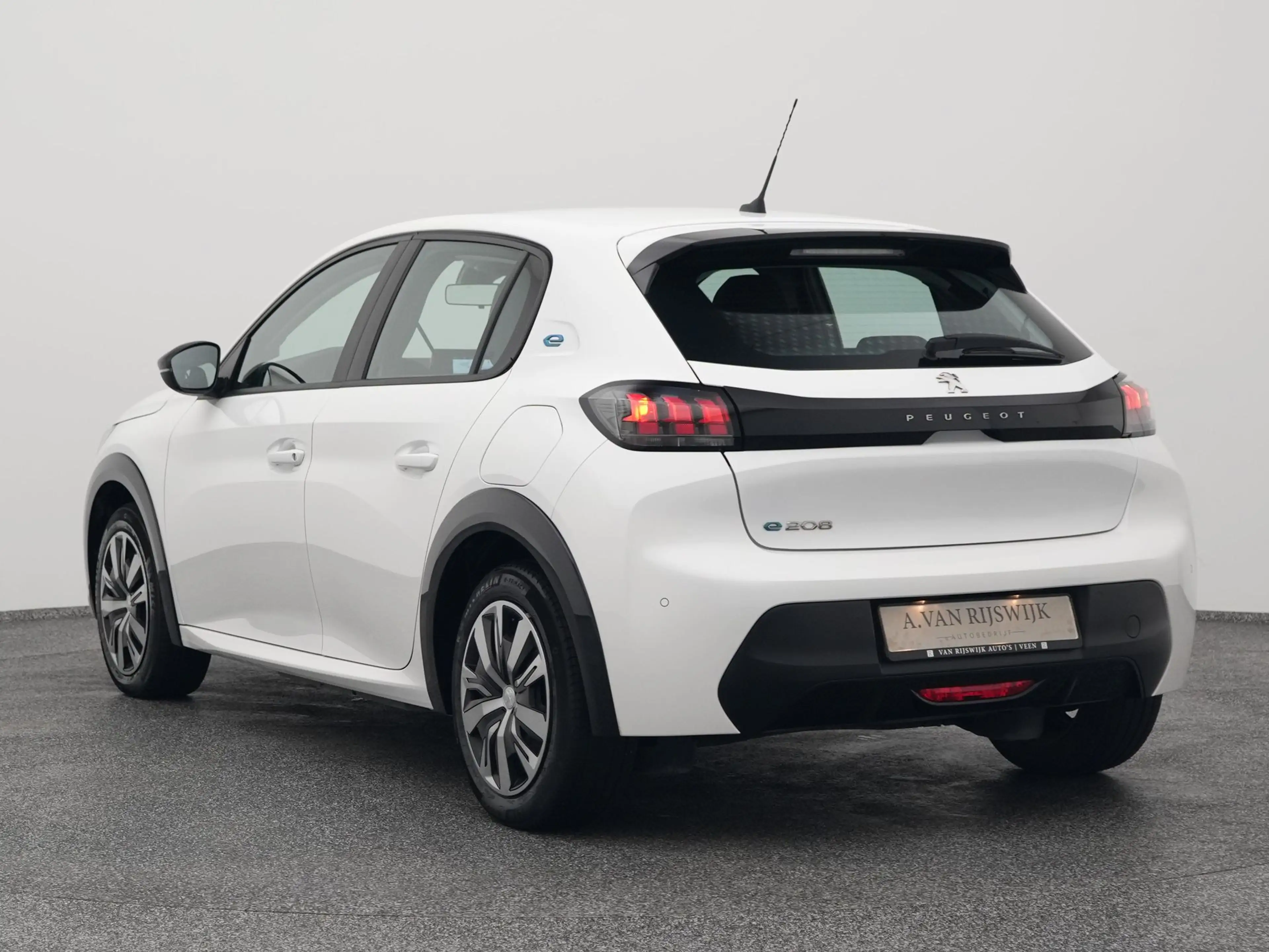 Peugeot e-208 EV Active 50 kWh | CARPLAY — photo 6