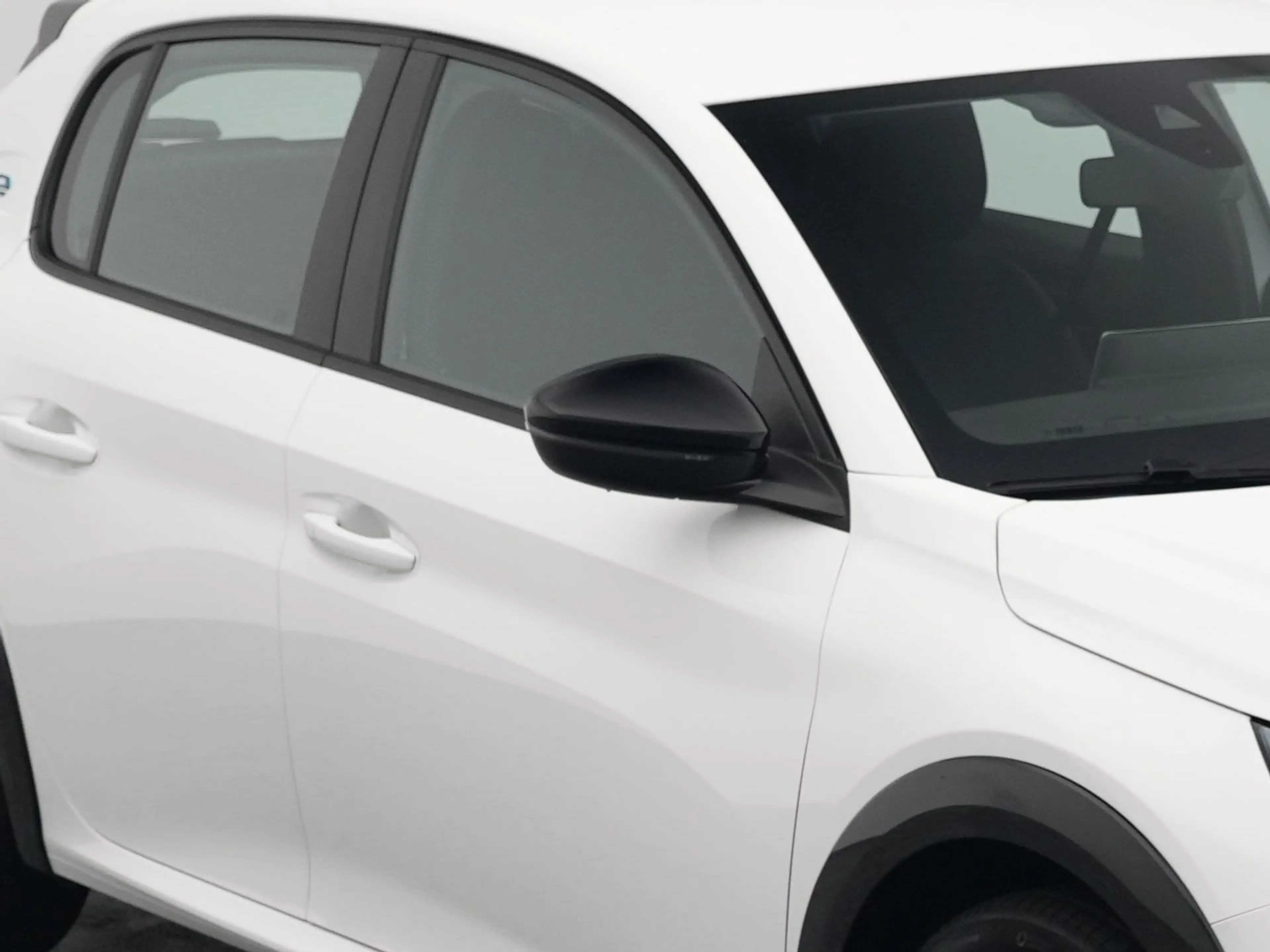 Peugeot e-208 EV Active 50 kWh | CARPLAY — photo 24