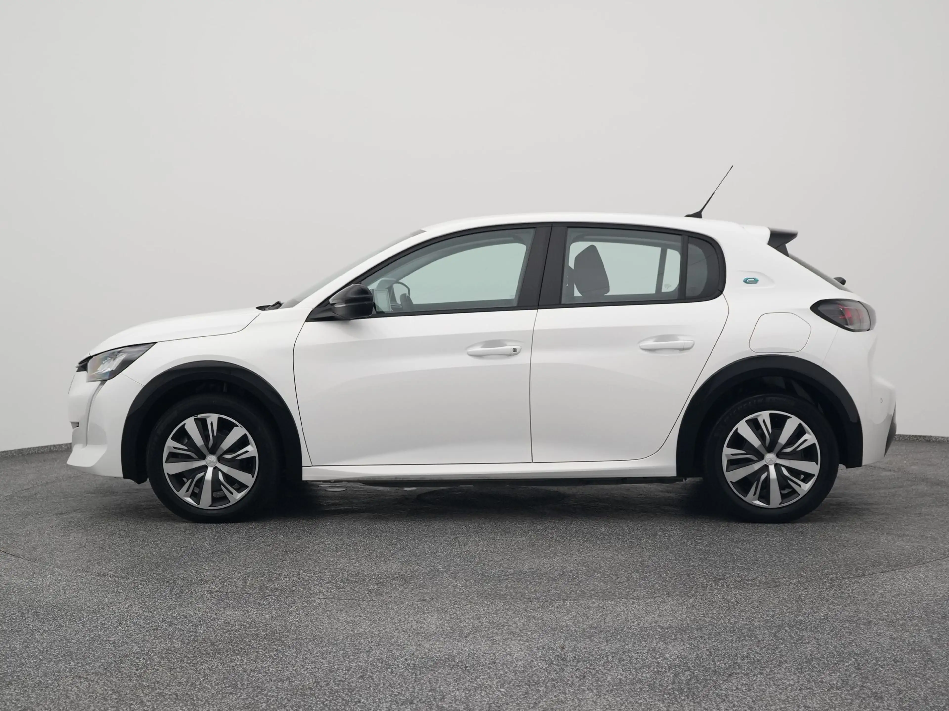 Peugeot e-208 EV Active 50 kWh | CARPLAY — photo 14