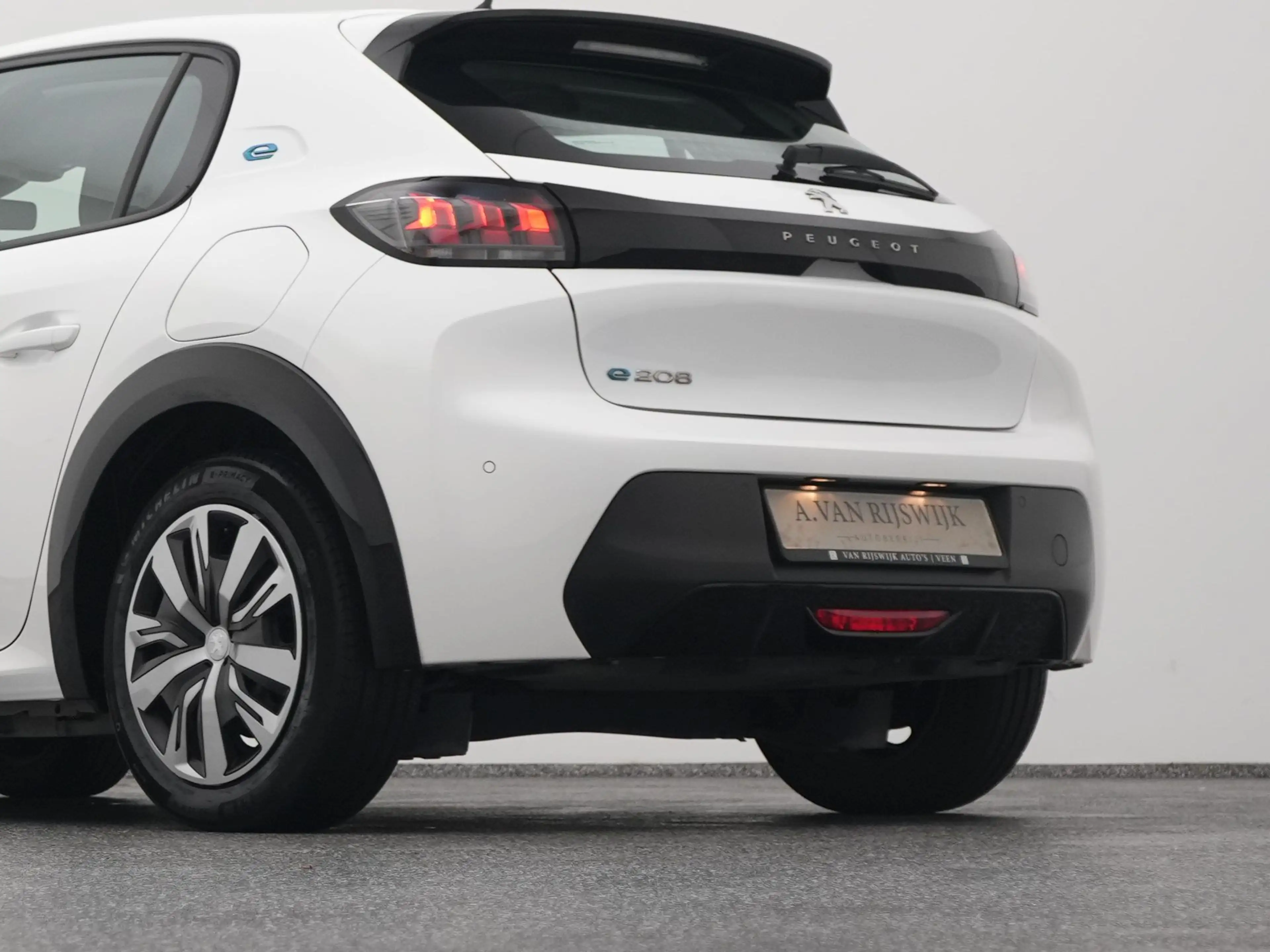 Peugeot e-208 EV Active 50 kWh | CARPLAY — photo 23