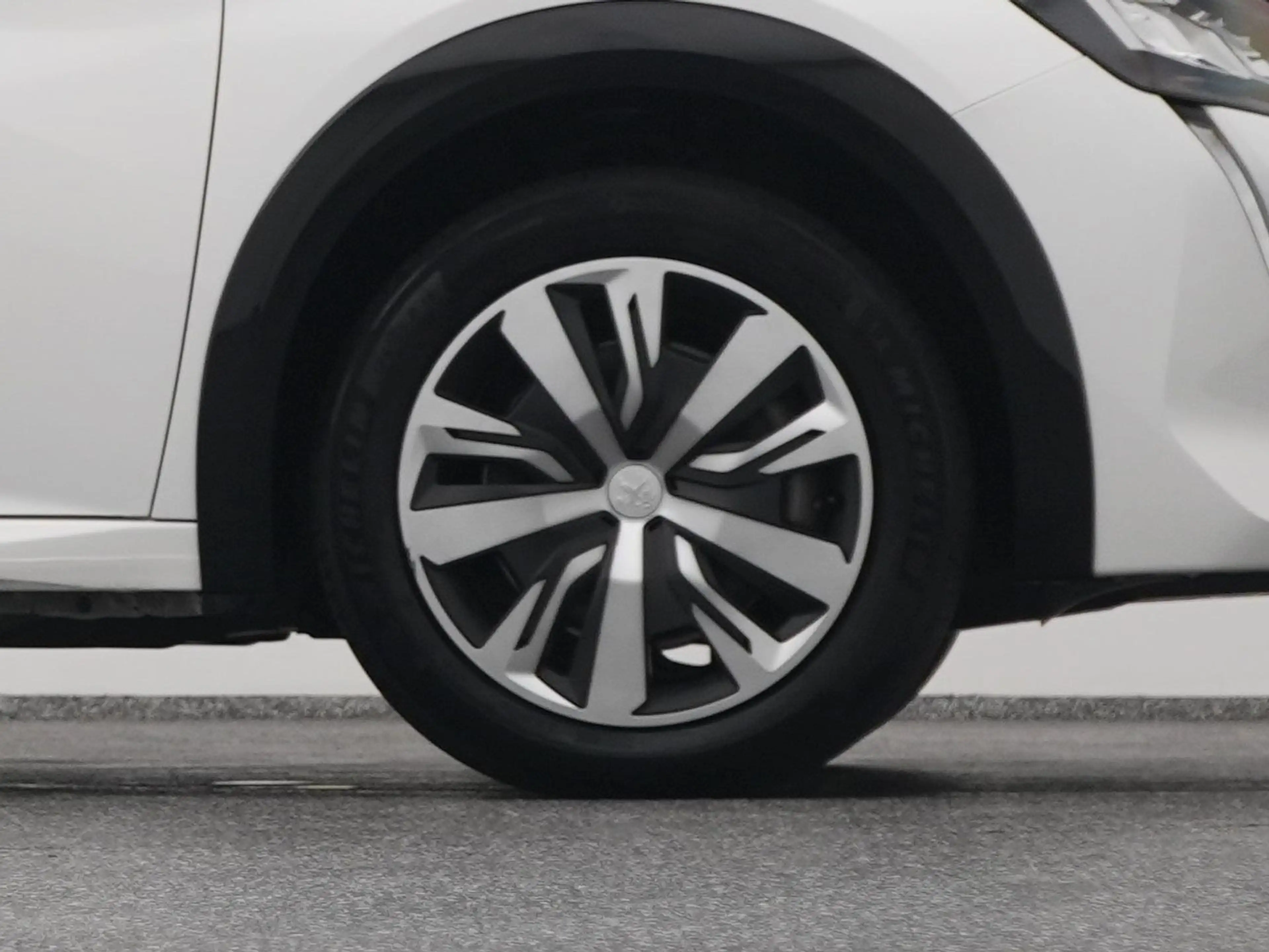 Peugeot e-208 EV Active 50 kWh | CARPLAY — photo 43