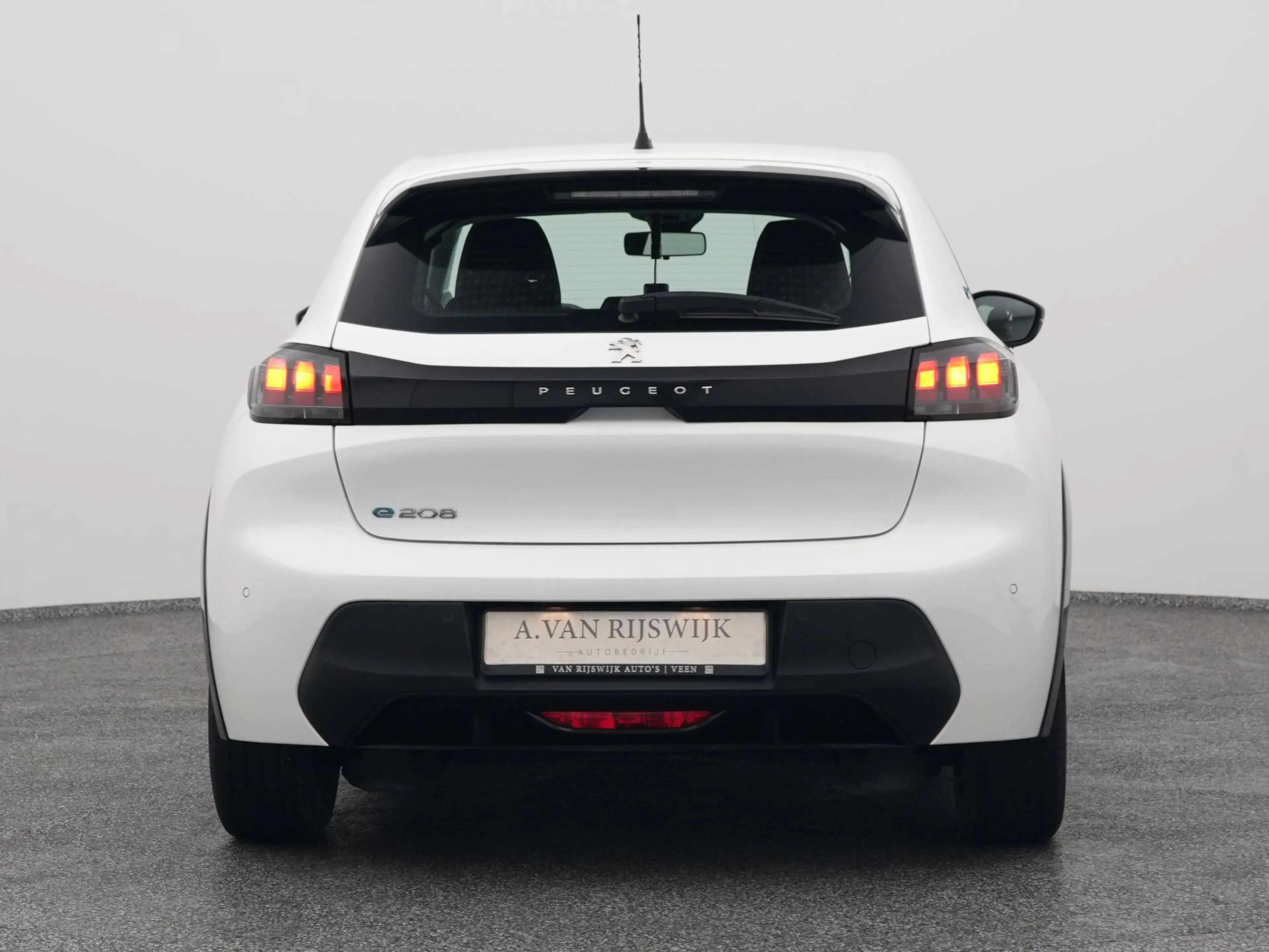 Peugeot e-208 EV Active 50 kWh | CARPLAY — photo 11