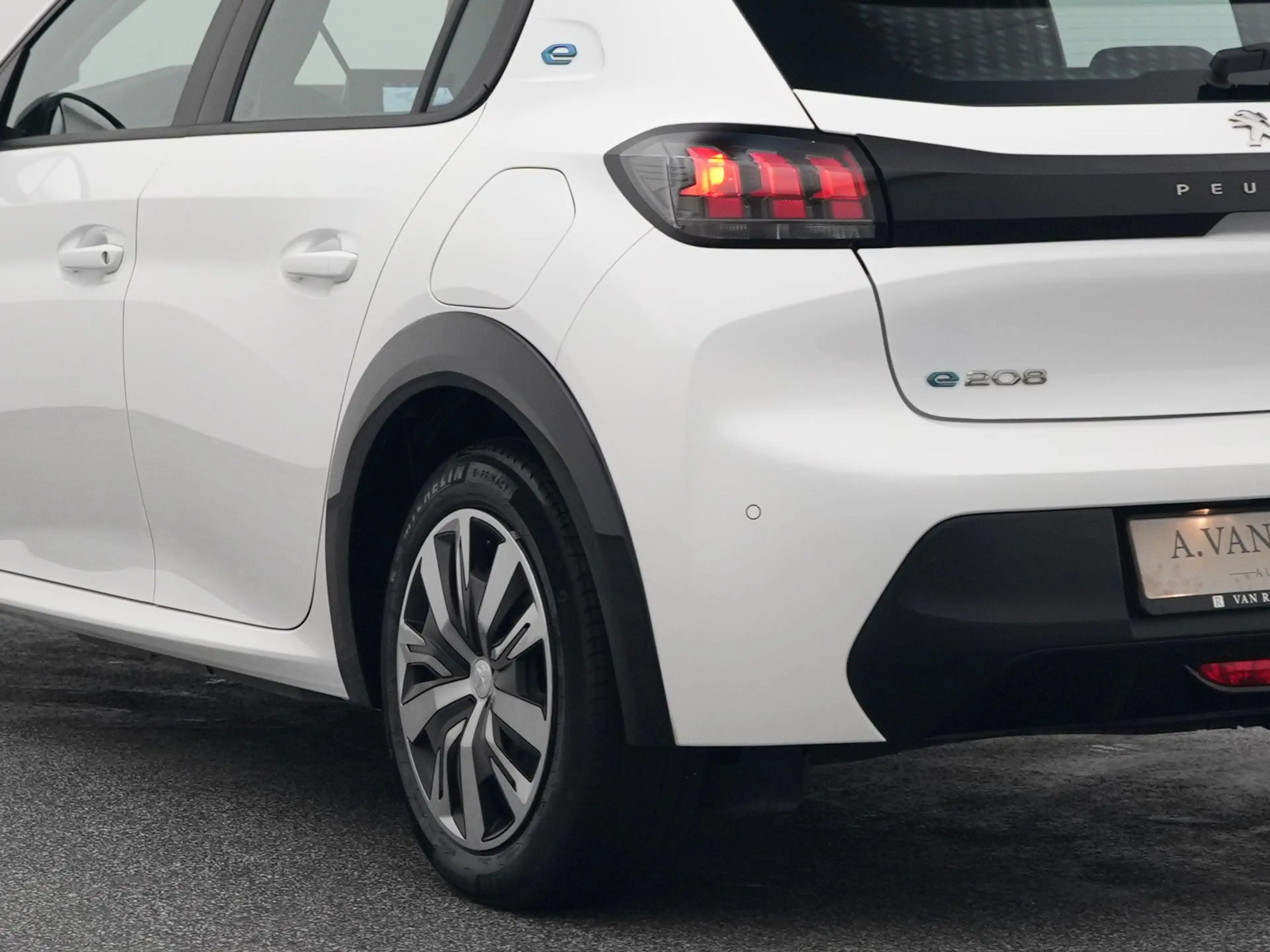 Peugeot e-208 EV Active 50 kWh | CARPLAY — photo 19