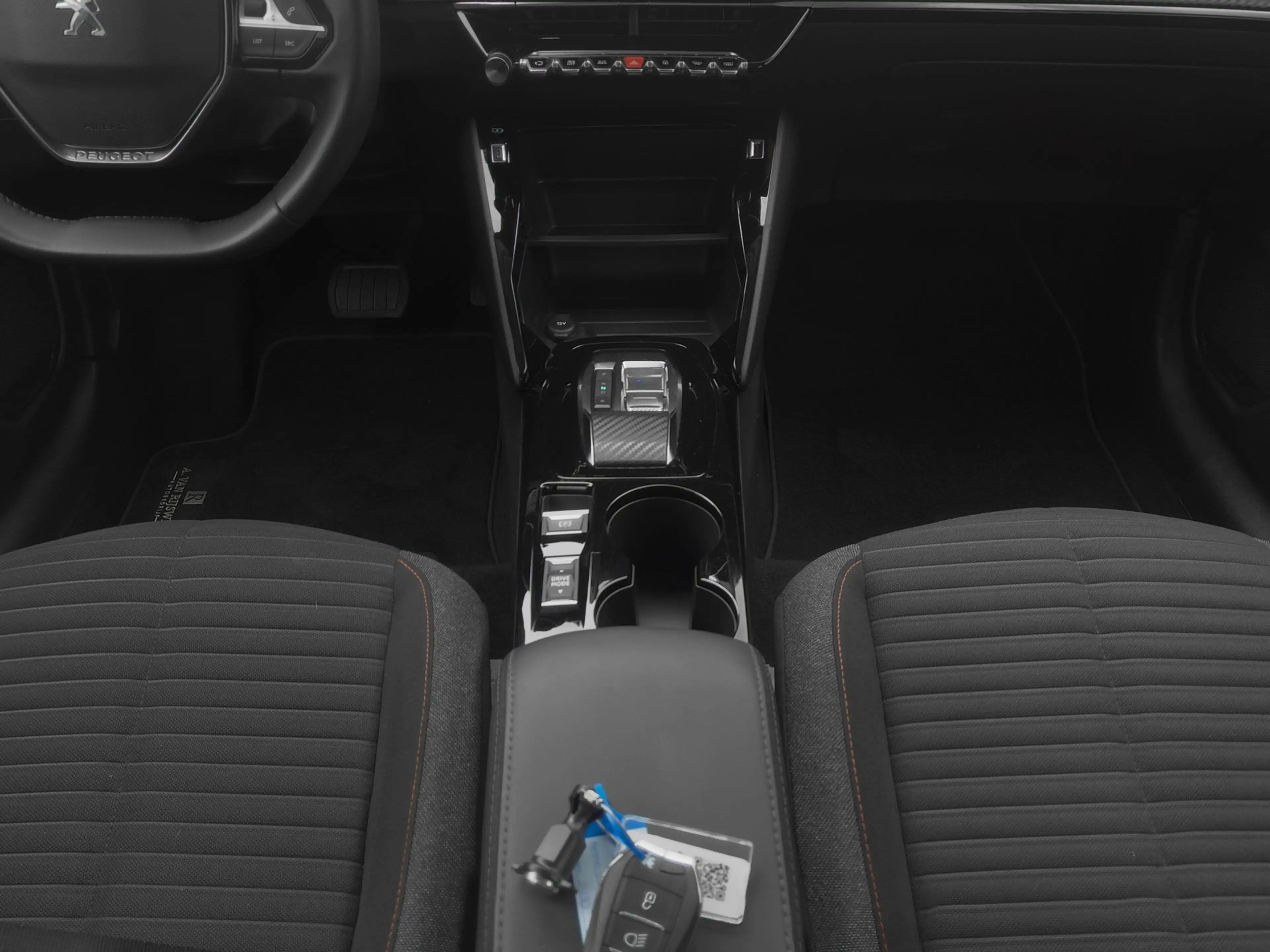 Peugeot e-208 EV Active 50 kWh | CARPLAY — photo 13