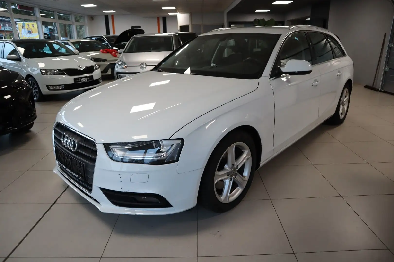 Audi A4 Avant/SHZ/TEMPO/BLUETOOTH/NAVI Weiß - 1