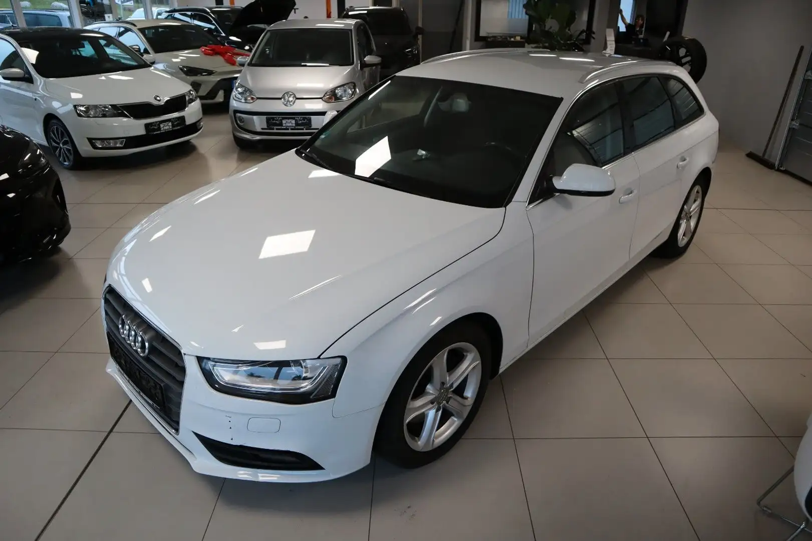 Audi A4 Avant/SHZ/TEMPO/BLUETOOTH/NAVI Weiß - 2