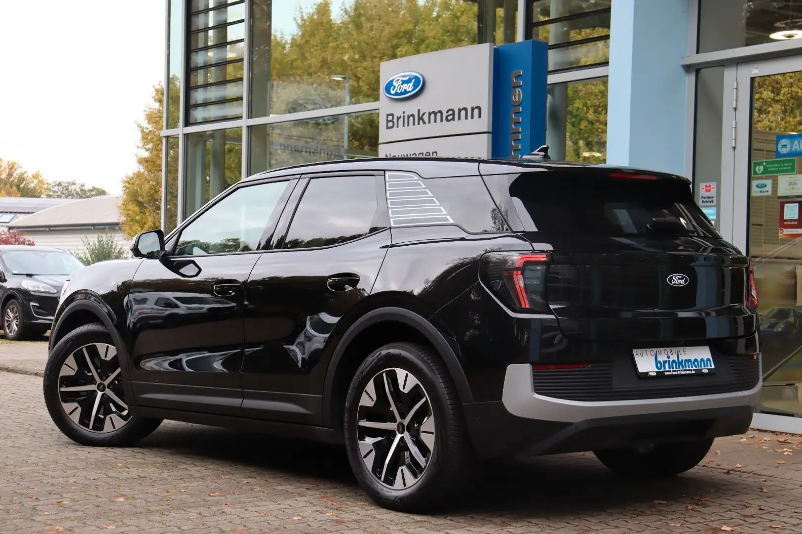 Ford Explorer Extended Range AWD 79 kWh +WÄRMEPUMPE Schwarz - 2