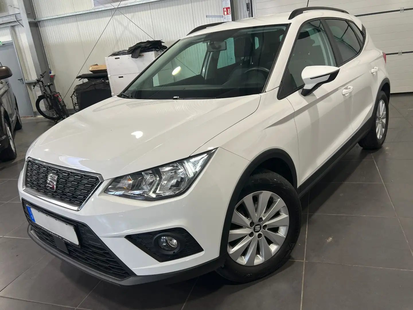 SEAT Arona 1.6 TDi **Navi*SHZ*PDC*Tempomat** Weiß - 1