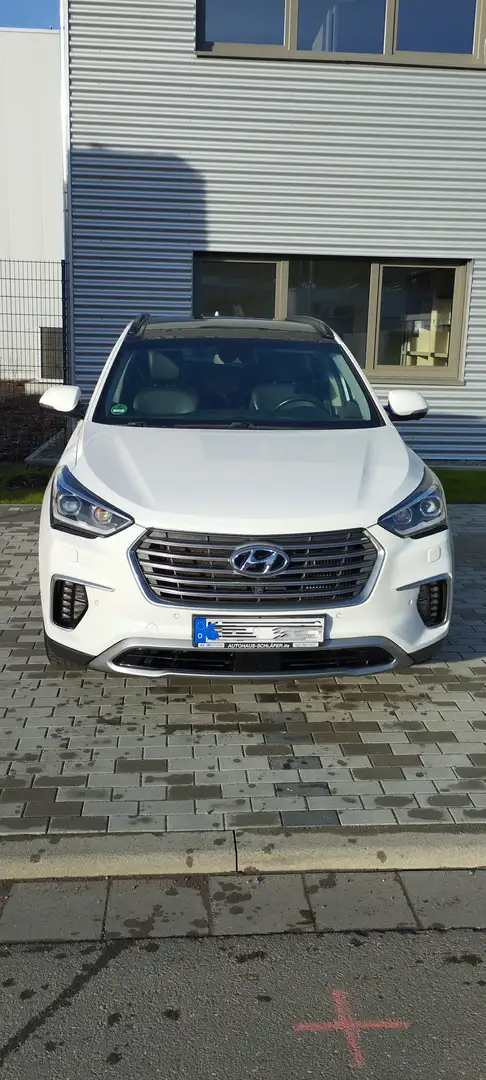 Hyundai Grand Santa Fe 2.2 CRDI 4WD Automatik Premium Weiß - 2