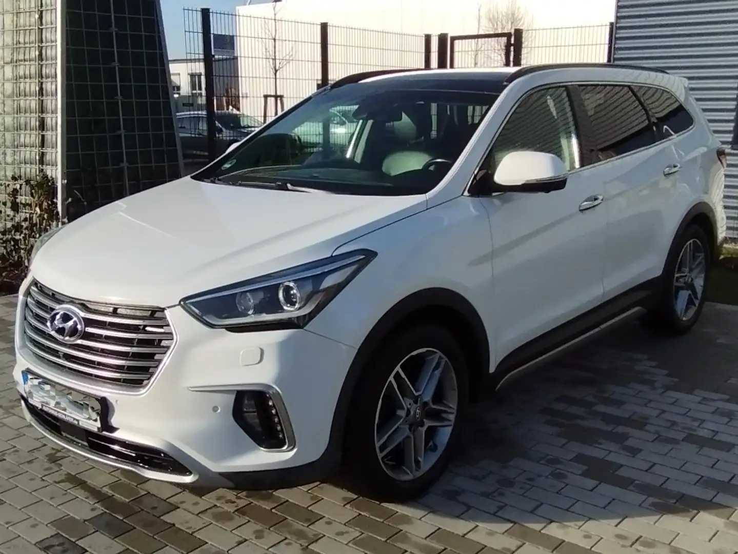 Hyundai Grand Santa Fe 2.2 CRDI 4WD Automatik Premium Weiß - 1