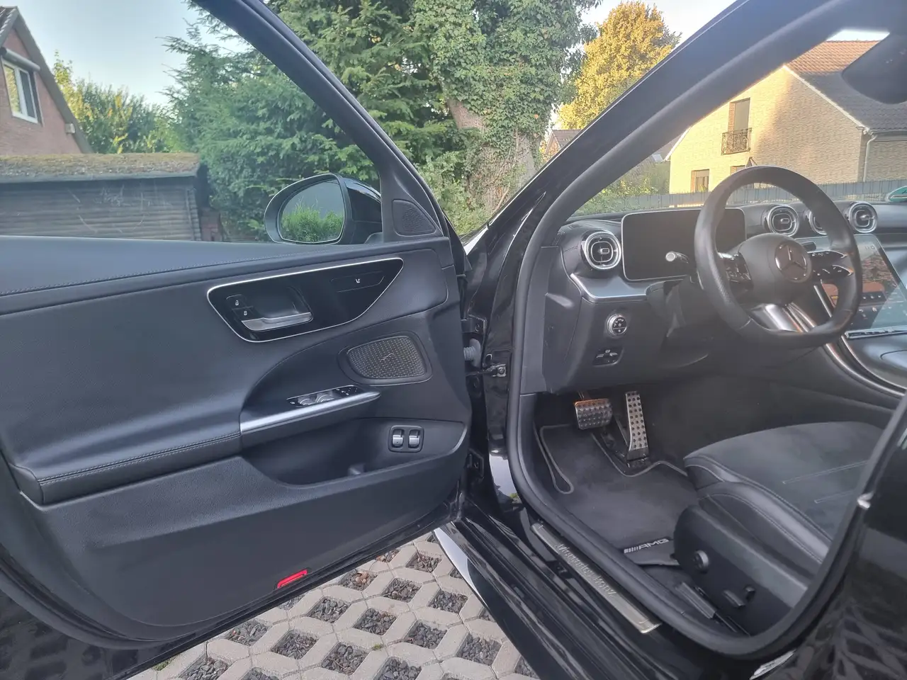 Mercedes-Benz C-Class C 300e AMG Line, миниатюра 23