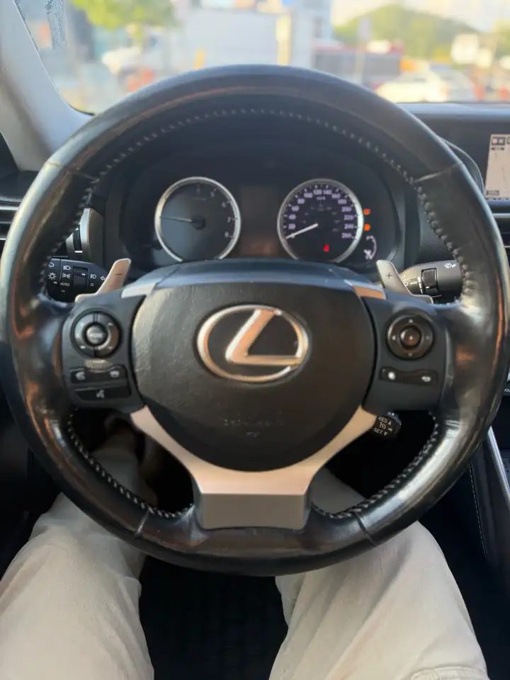 Lexus IS снимка Lexus IS