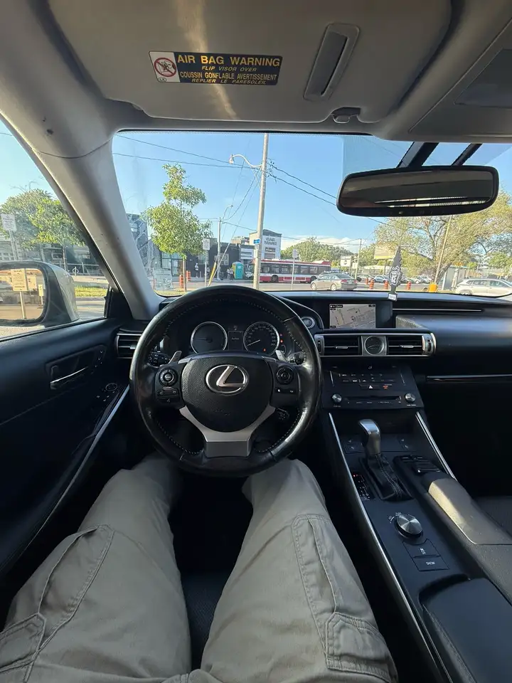 Lexus IS снимка Lexus IS