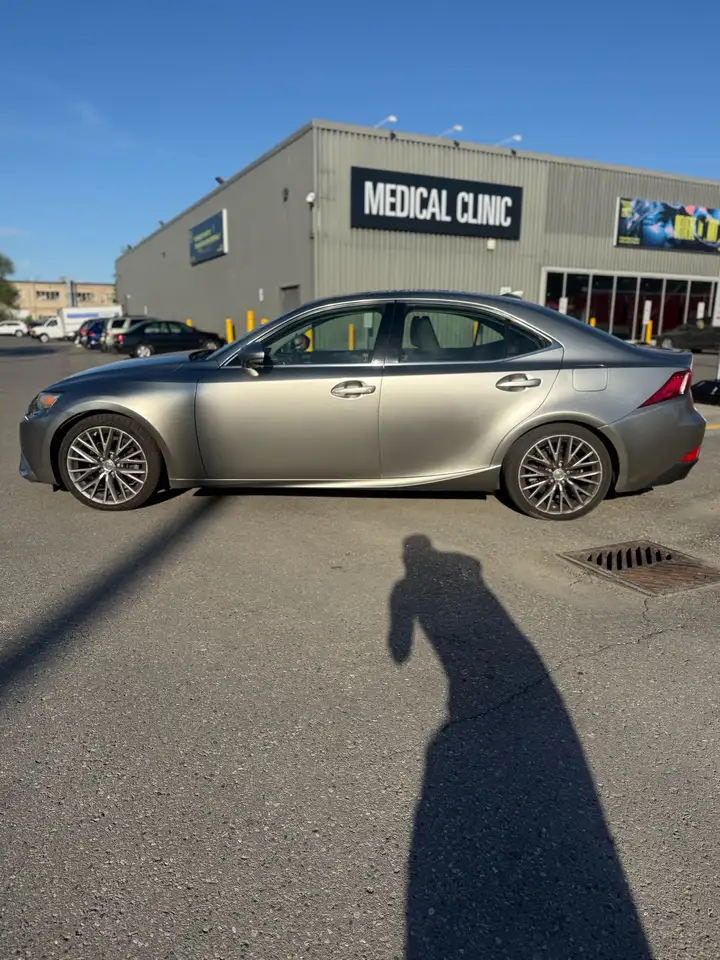 Lexus IS снимка Lexus IS