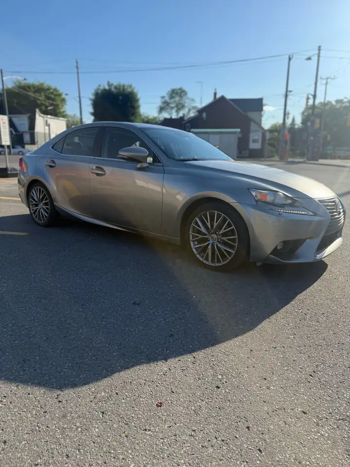 Lexus IS снимка Lexus IS