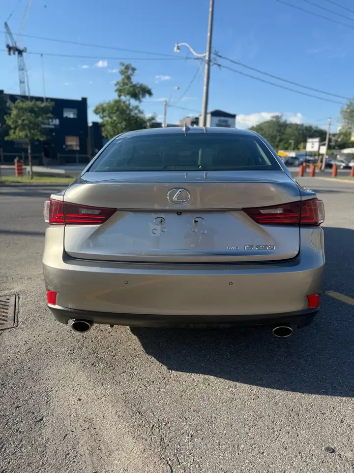 Lexus IS снимка Lexus IS