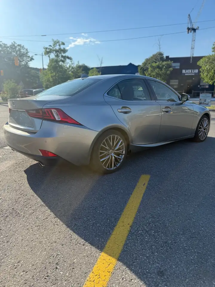 Lexus IS снимка Lexus IS