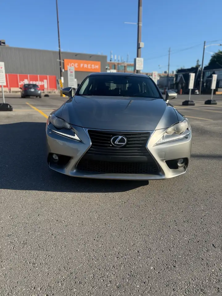 Lexus IS снимка Lexus IS