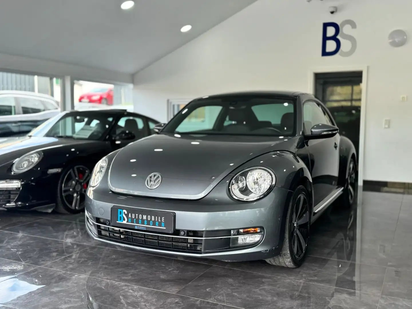 Volkswagen Beetle Lim. Design BMT/Pano/8-Fach ber./Eu6/Shz. Grau - 2