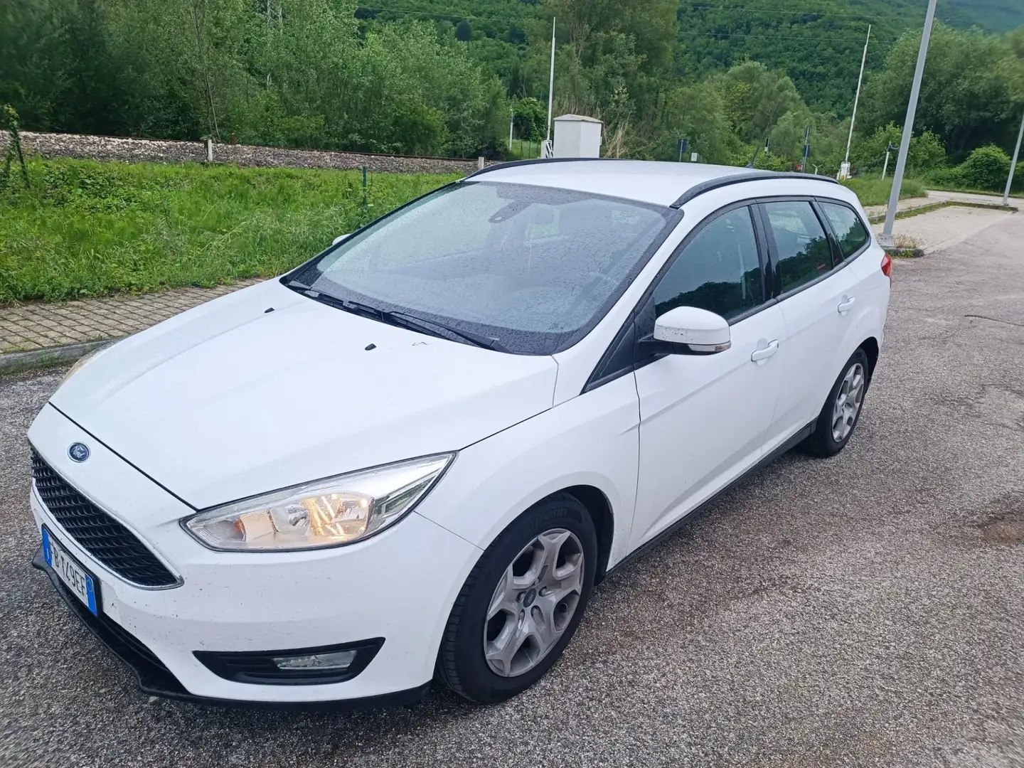 Ford Focus SW 1.5 tdci Business s&s 120cv Blanco - 1