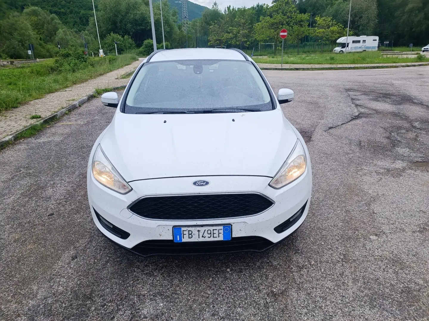 Ford Focus SW 1.5 tdci Business s&s 120cv Bianco - 2