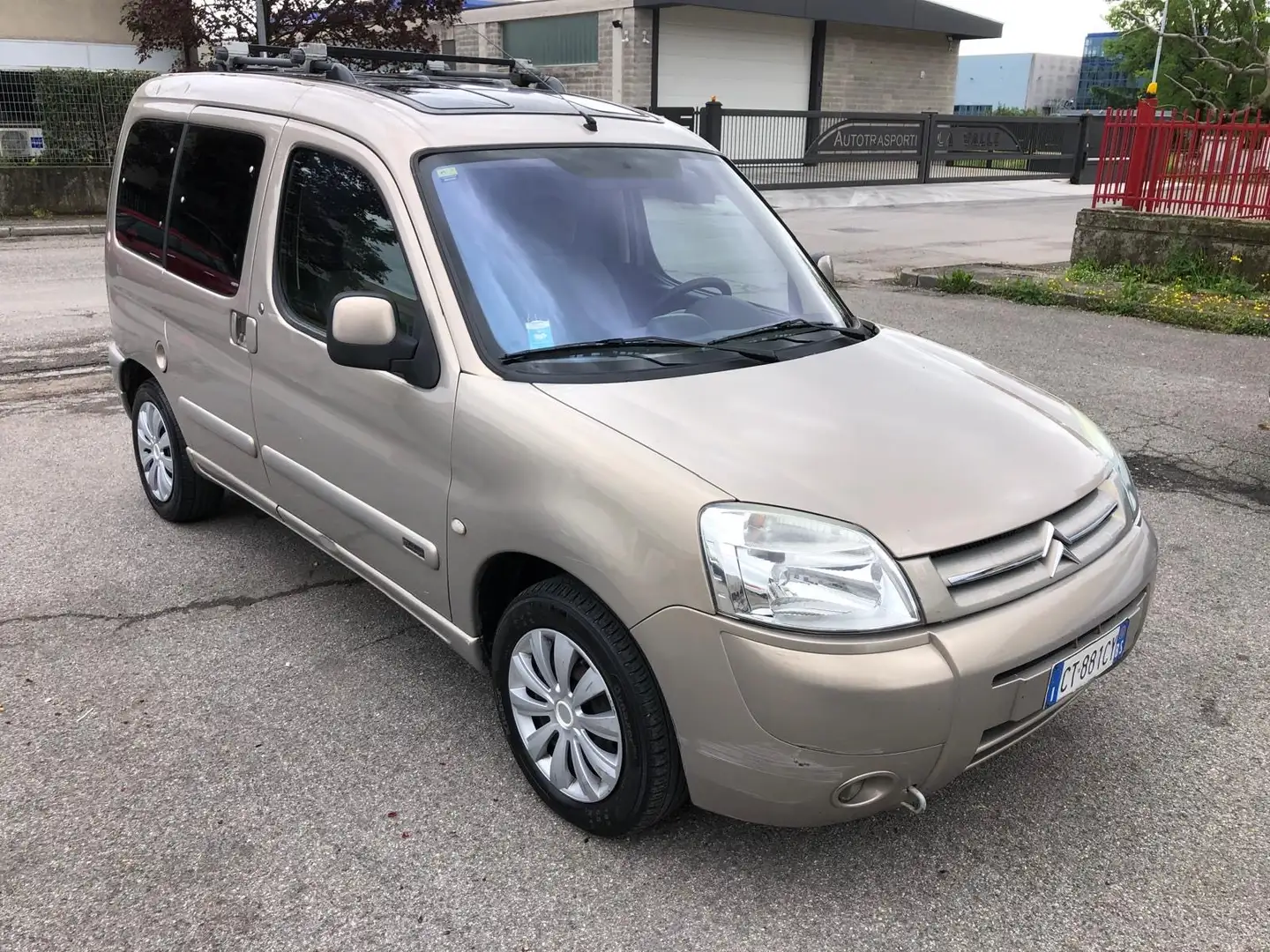 Citroen Berlingo 2.0 hdi trasporto disabili - 2