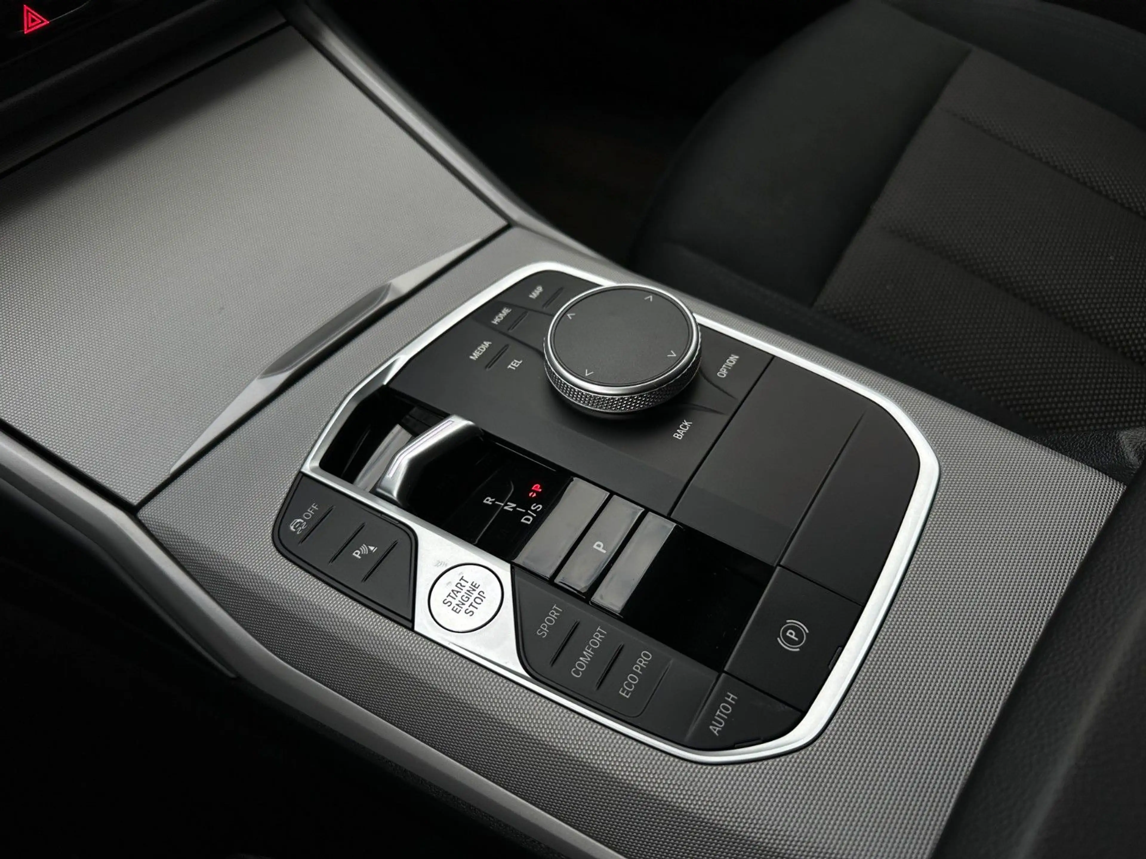 BMW 318 dT HUD Kamera Cockpit Professional 8-Fach — photo 11