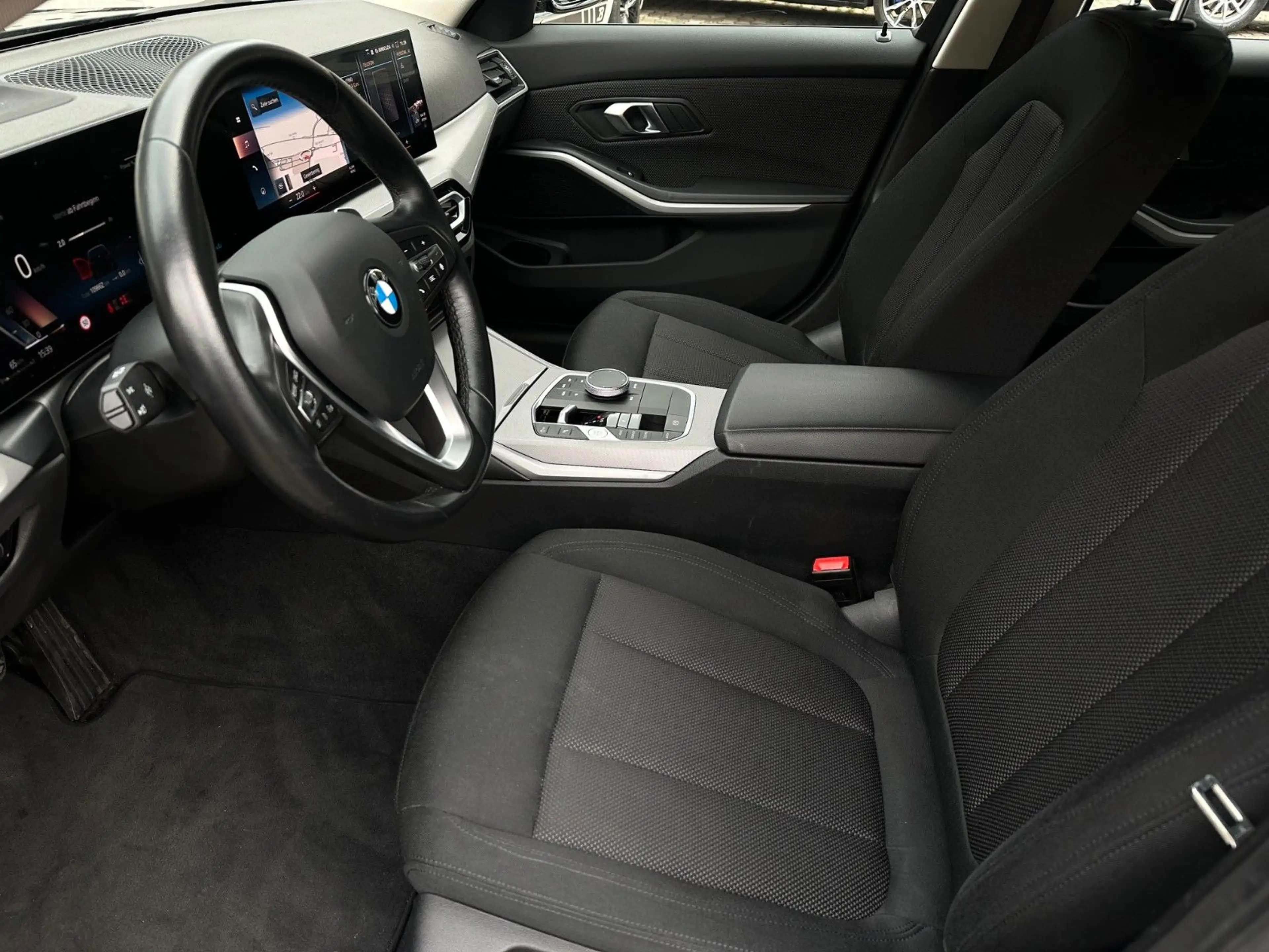BMW 318 dT HUD Kamera Cockpit Professional 8-Fach — photo 6