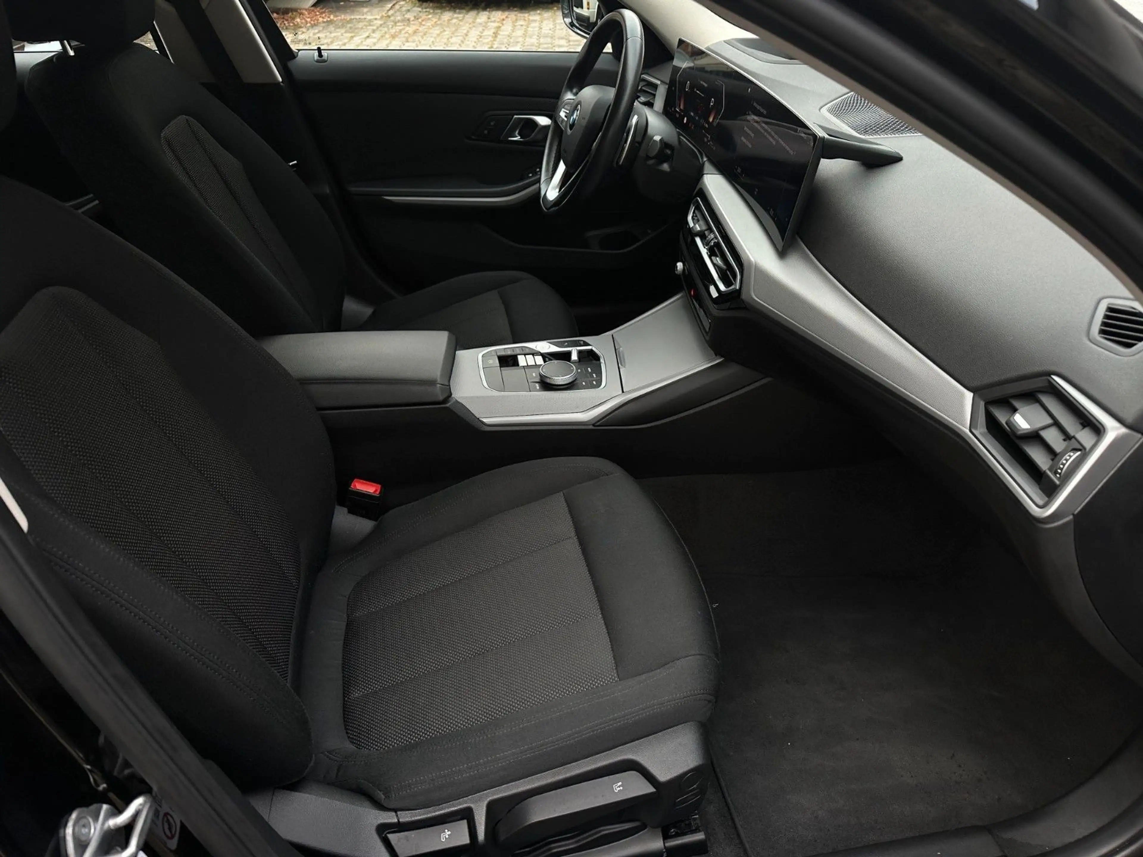 BMW 318 dT HUD Kamera Cockpit Professional 8-Fach — photo 14