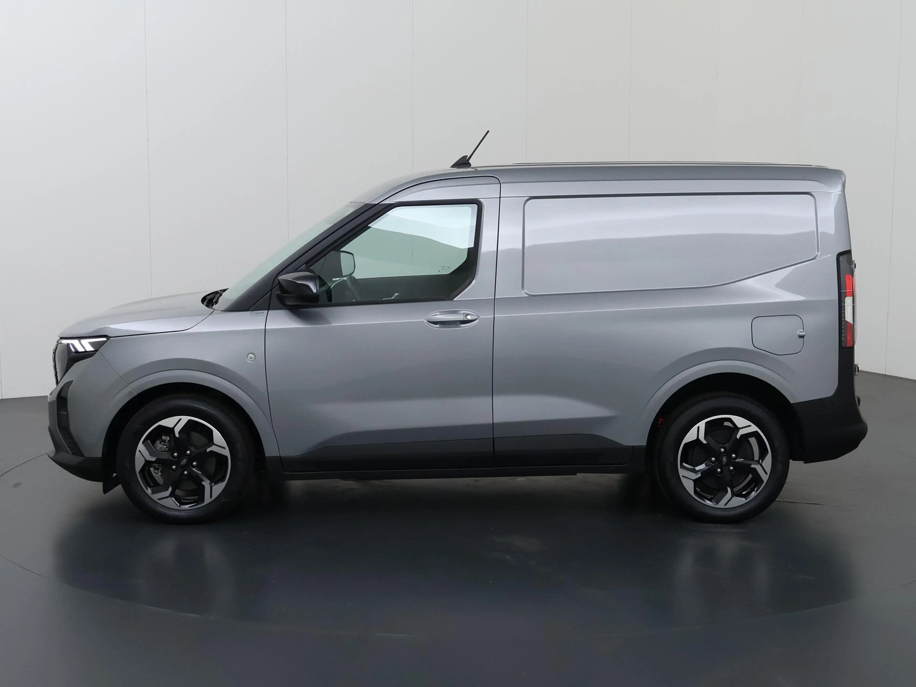 Ford Transit Courier E-Transit LIMITED | 44 kWh | ADAPTIVE CRUISE | LM — photo 5