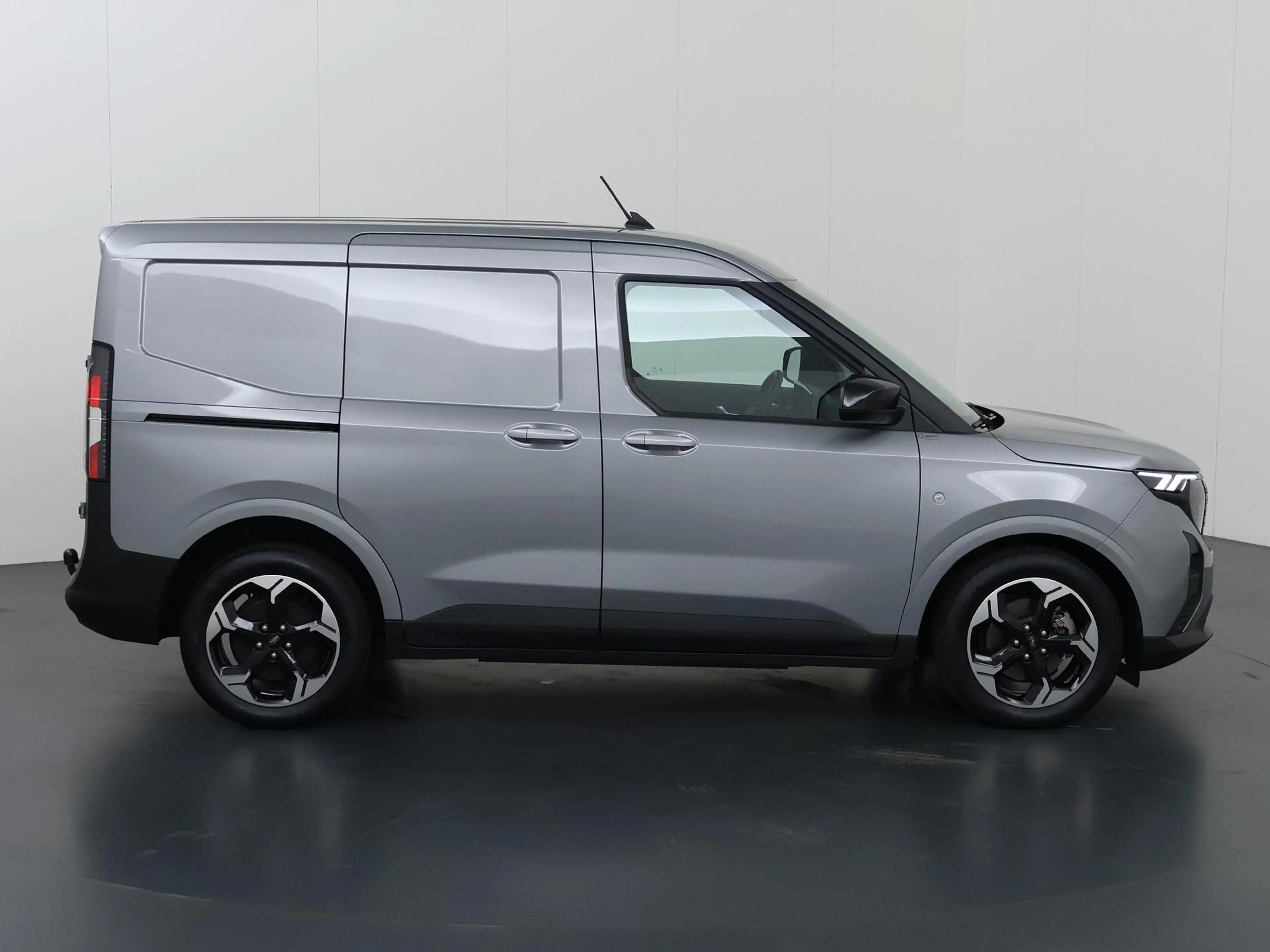 Ford Transit Courier E-Transit LIMITED | 44 kWh | ADAPTIVE CRUISE | LM — photo 6