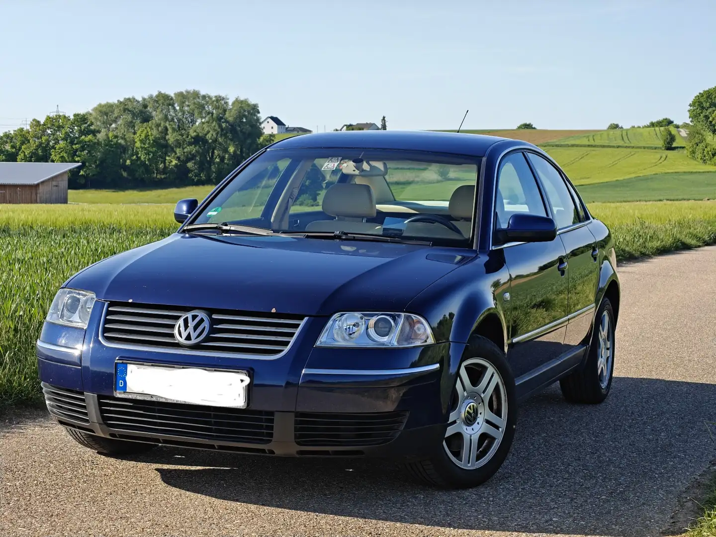 Volkswagen Passat Passat 2.3 V5 Highline. Zeitloses Liebhaberauto Azul - 1