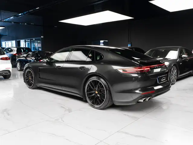 Porsche Panamera view 6