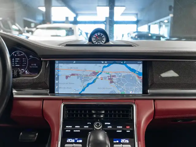 Porsche Panamera view 9