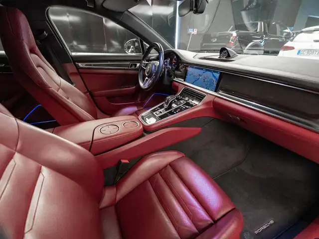 Porsche Panamera view 10