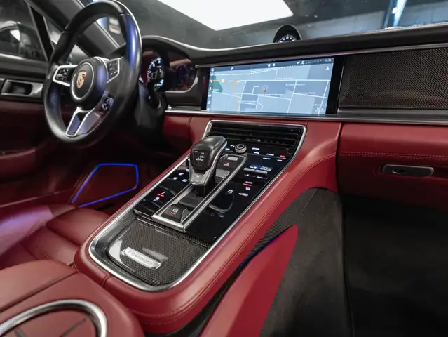 Porsche Panamera view 13