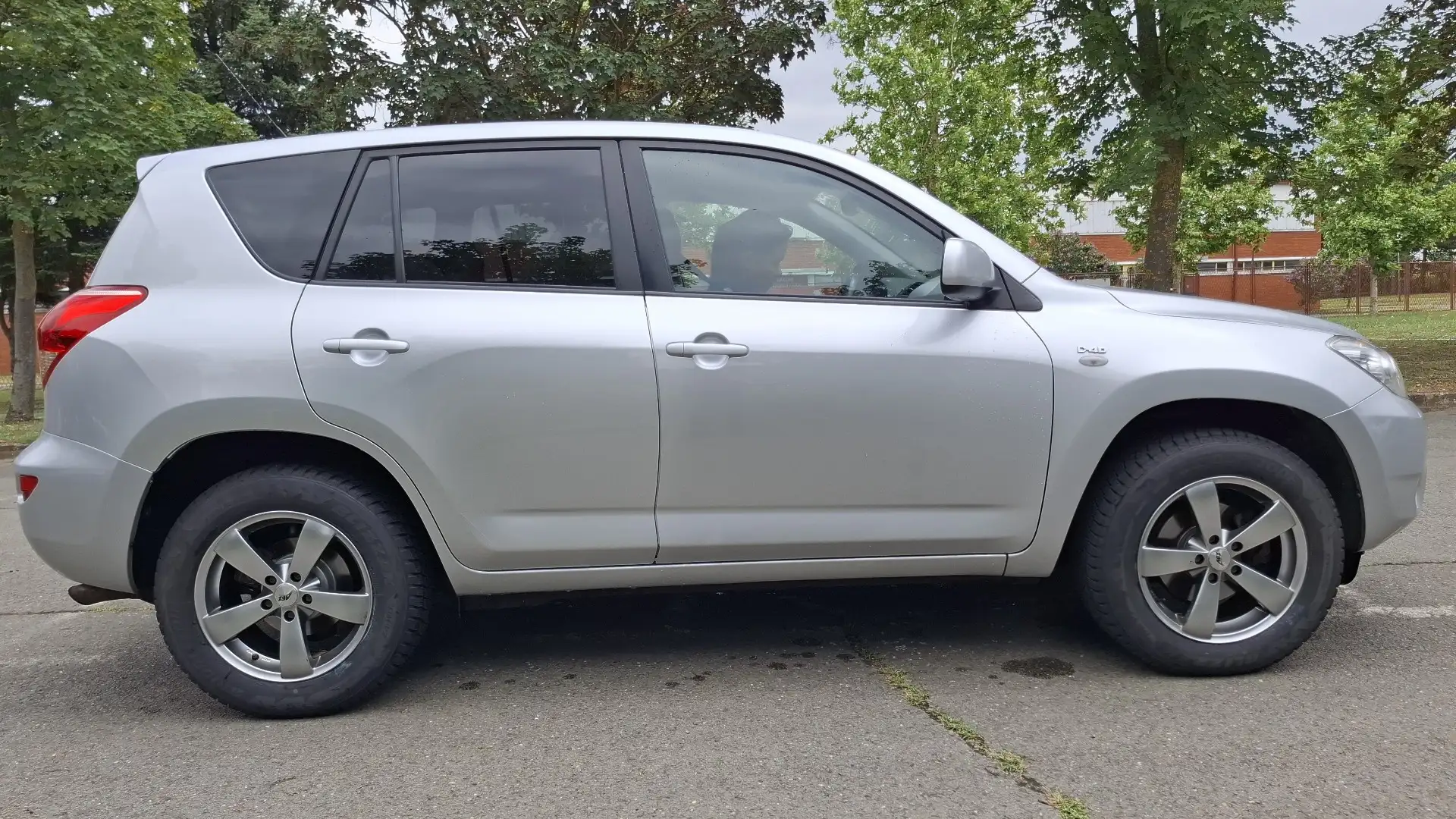 Toyota RAV 4 RAV4 2,2 D-4D 135, neues Pickerl 2027, Fixpreis! Silber - 1