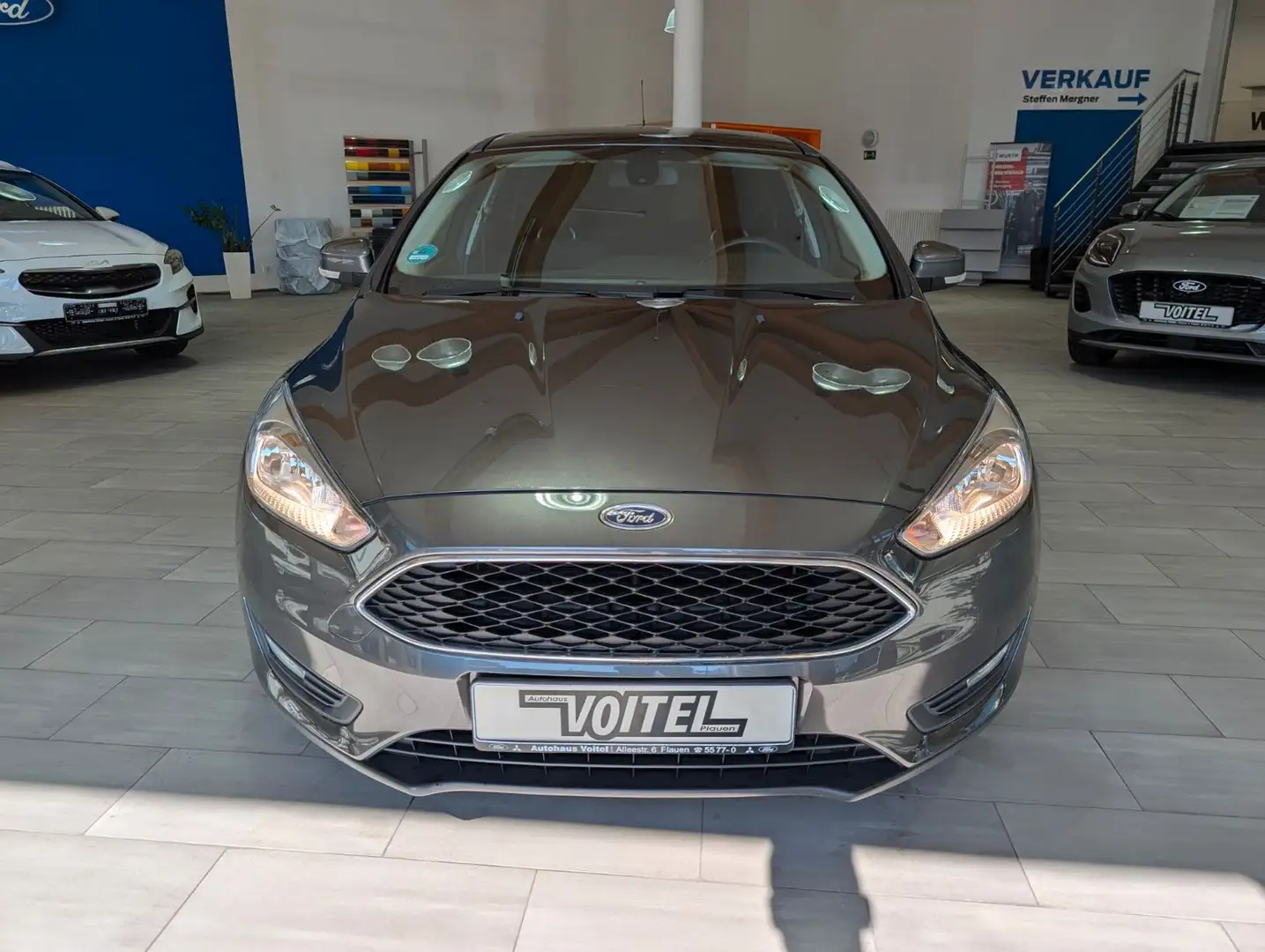 Ford Focus Turnier Business Šedá - 2