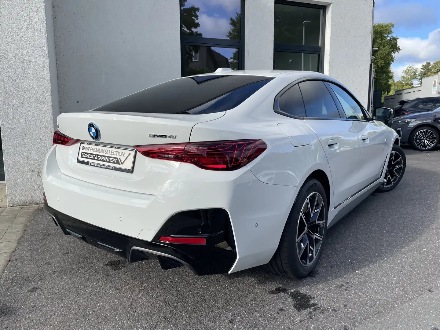BMW i4 eDrive40 M Sport || AHK el.Sitz DrivingAssProf Bianco - 2